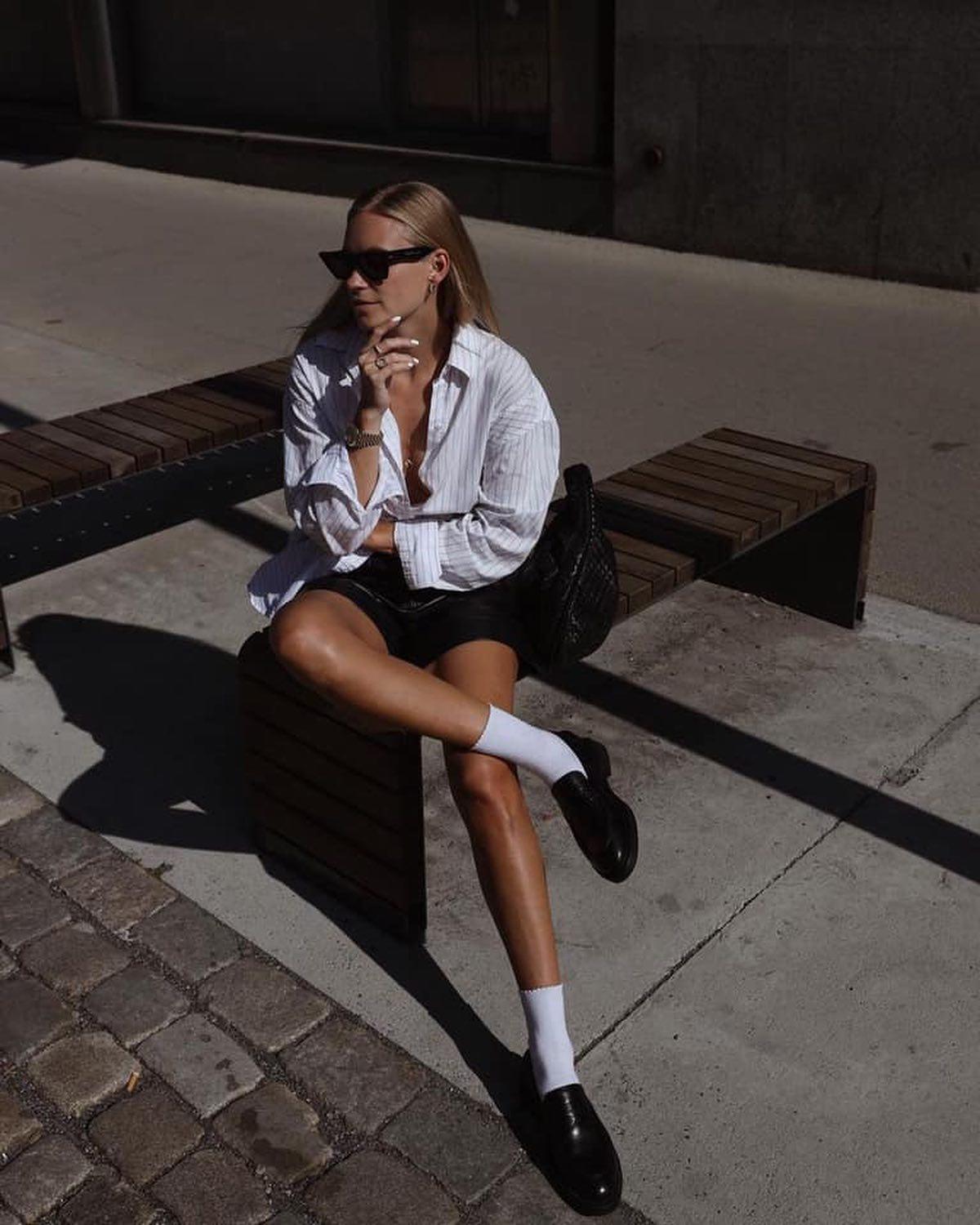 흰 양말 포기 못해🤍🖤 이미지3