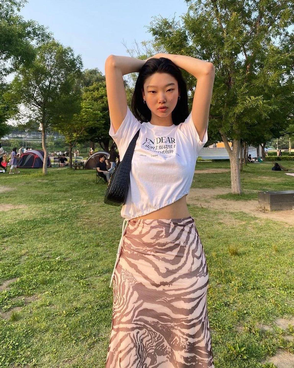 시크와 러블리 공존하는 배윤영💜 이미지4