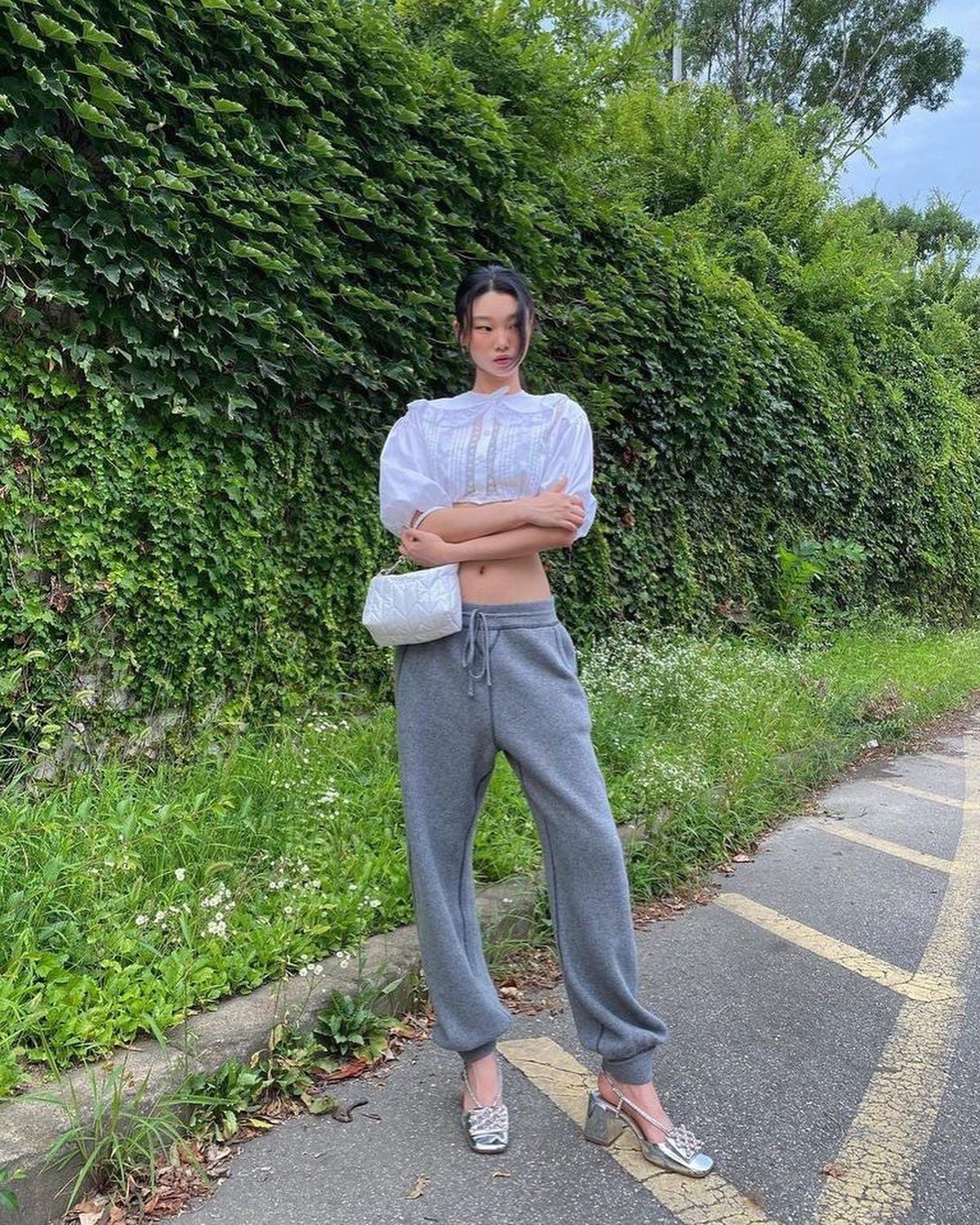 시크와 러블리 공존하는 배윤영💜 이미지7