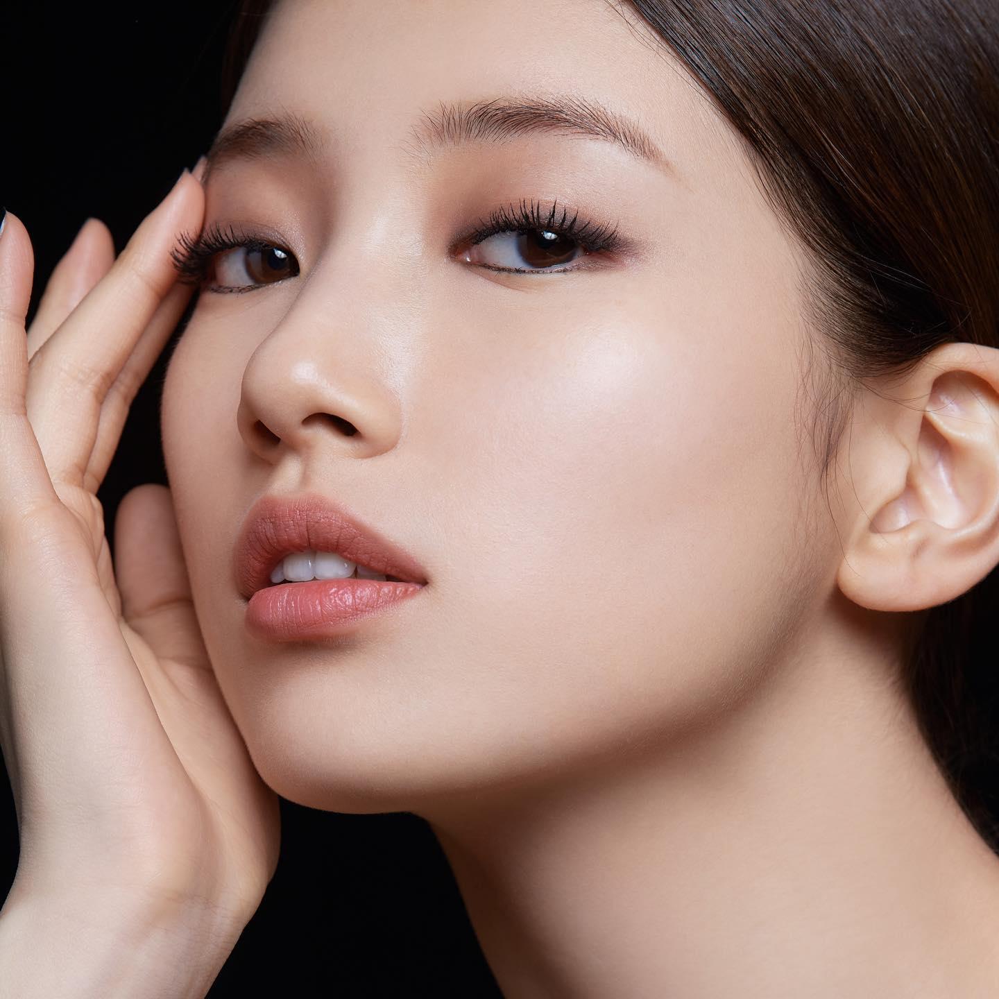 수지 x 랑콤🖤💖세상 예쁜 미모력
예쁨 2배 화사한 무결점 피부💆🏻‍♀️💄@닮고싶당 #광고 #랑콤 이미지2