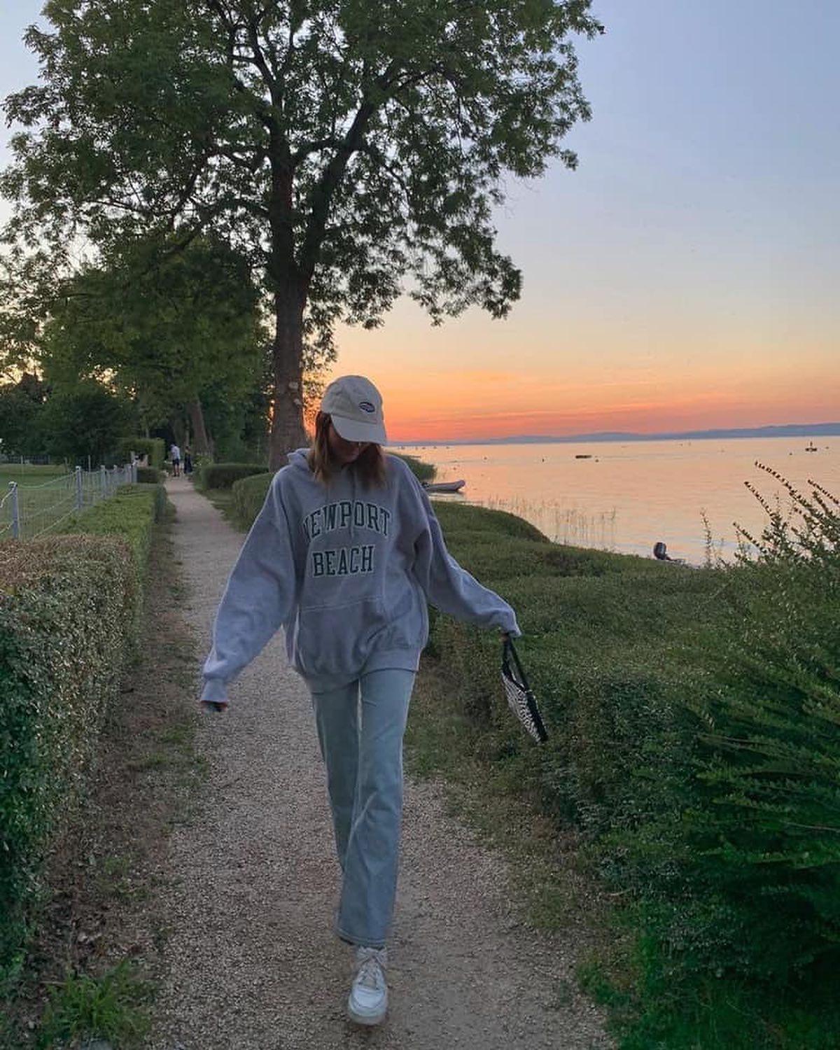 후드티에 청바지💙🤍이거지 이미지5