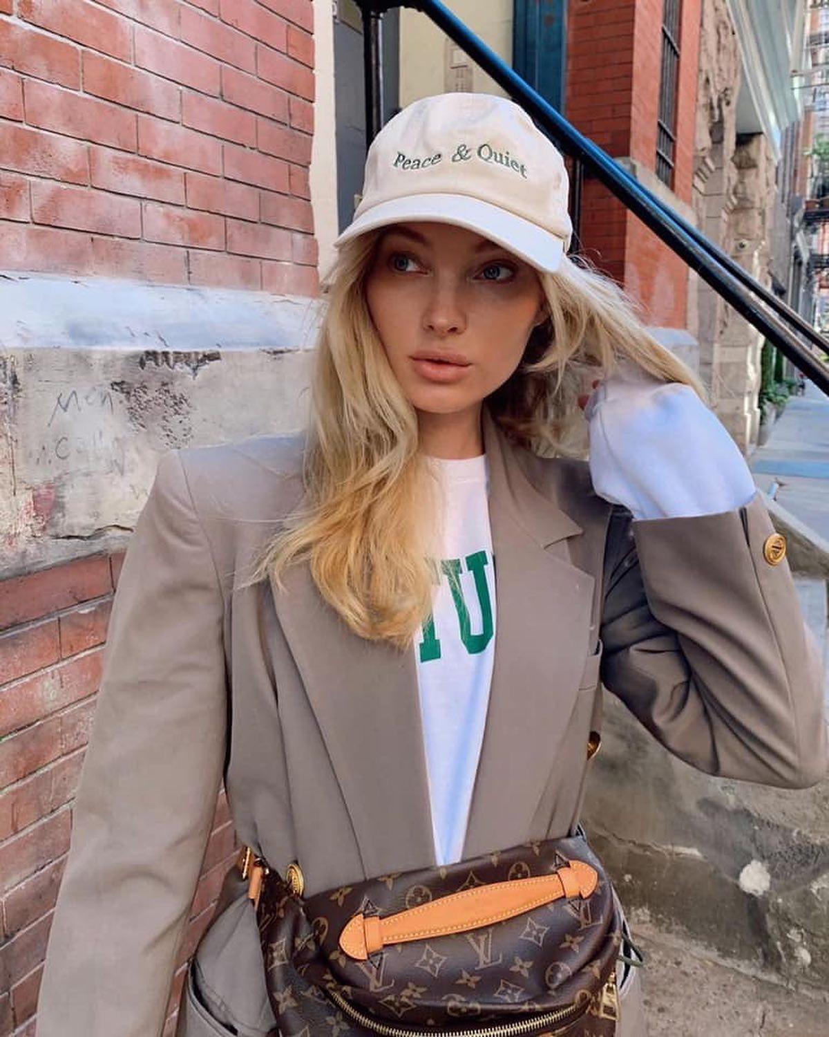 볼캡에 맨투맨 @어때요🧢🤍 이미지3