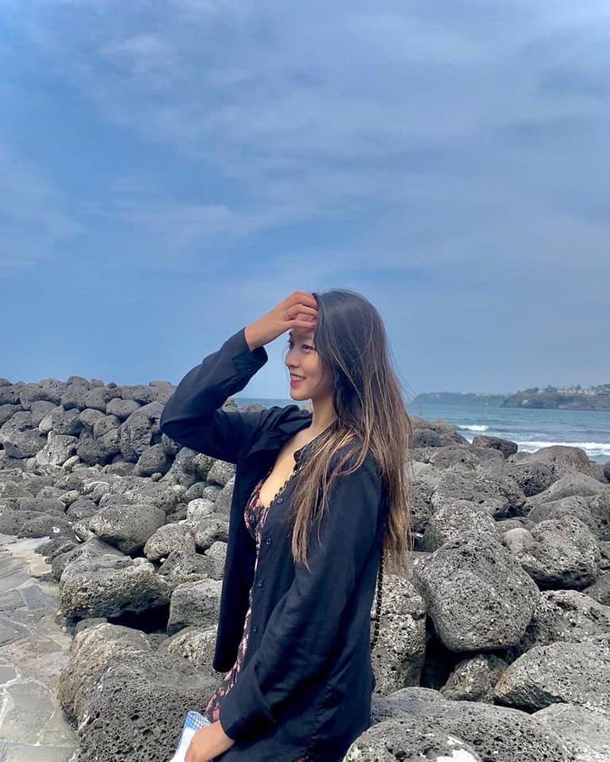 여전한 설현 클라스⭐️💙 이미지6