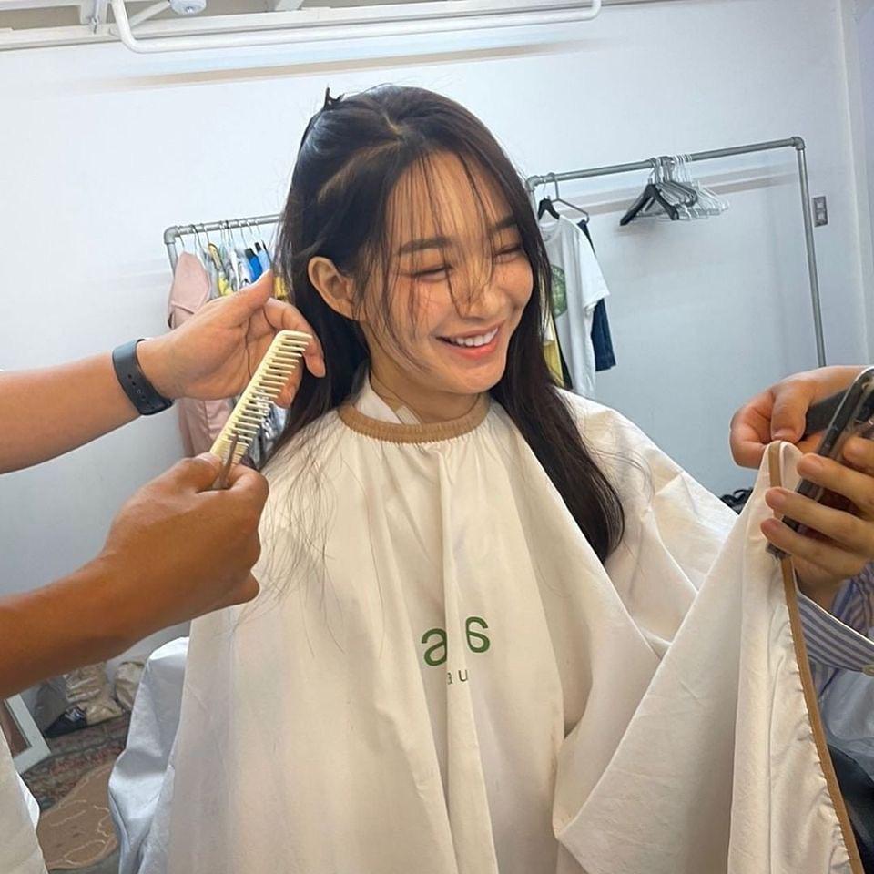 비주얼 치트키 신민아 데일리💙 이미지4