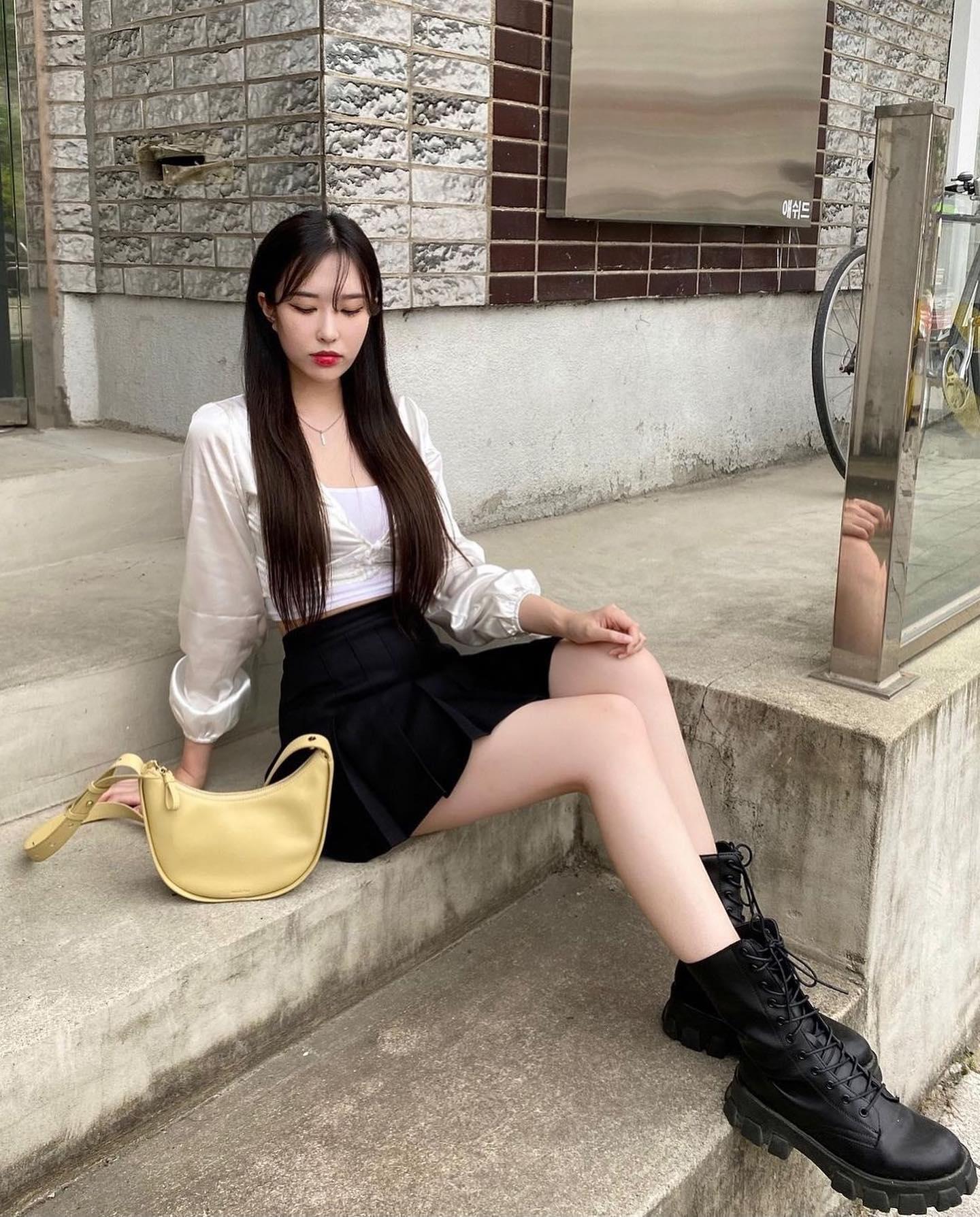 가볍게 걸치는 미니백😎🖤코디법
감각적 포인트 추가 @마카로니미니백👜❤️ #광고 이미지8