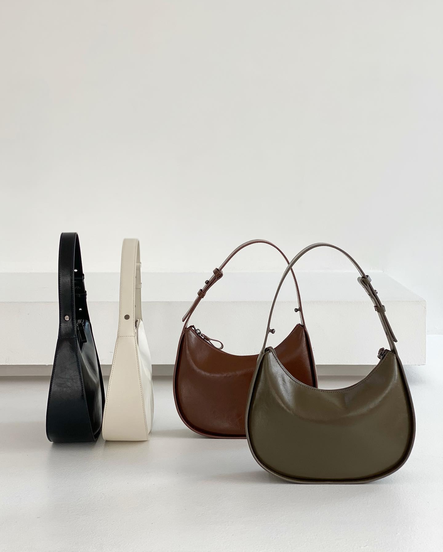 가볍게 걸치는 미니백😎🖤코디법
감각적 포인트 추가 @마카로니미니백👜❤️ #광고 이미지10