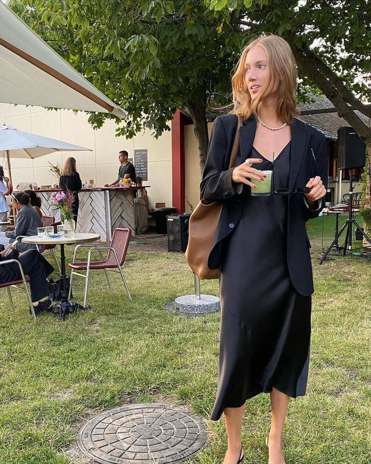 롱스커트로 미니멀하게🖤🤍 이미지2