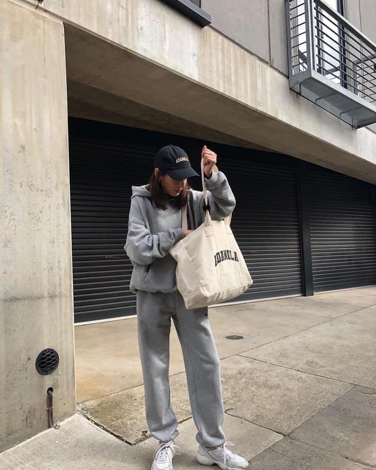 내일은 볼캡 쓰자🧢🧡 이미지4