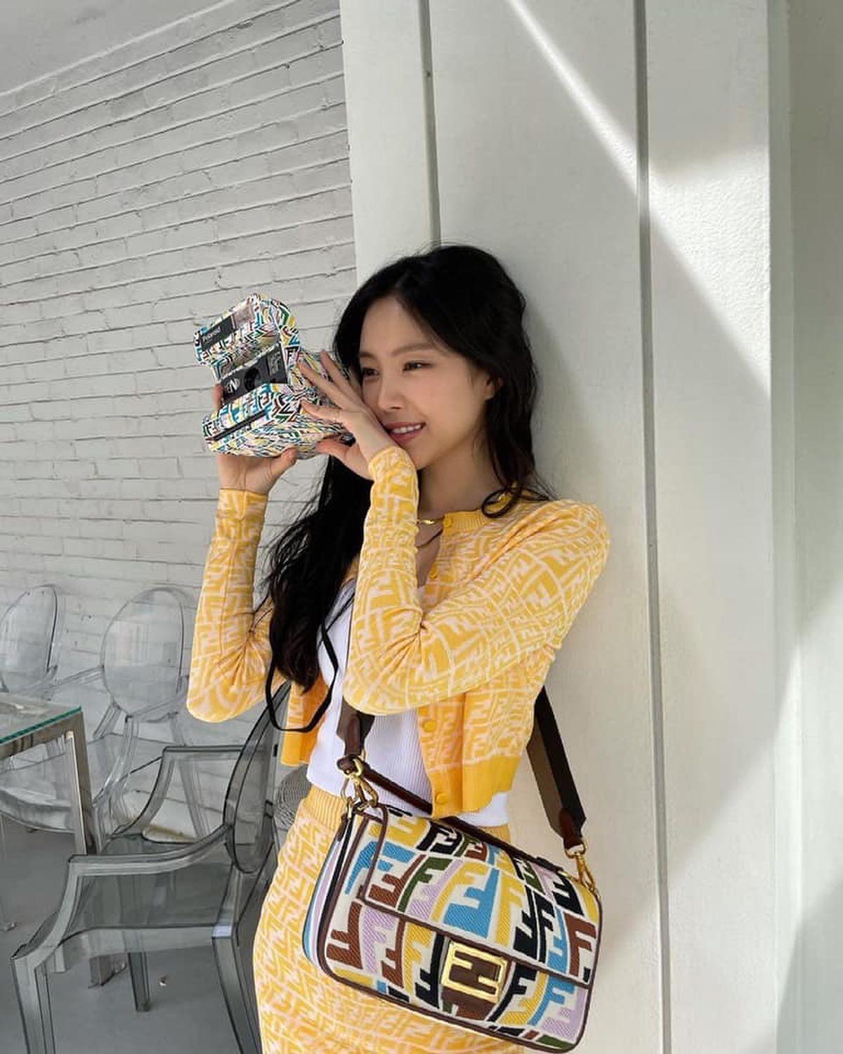 가끔은 셋뚜로 입기🍒💙 이미지5