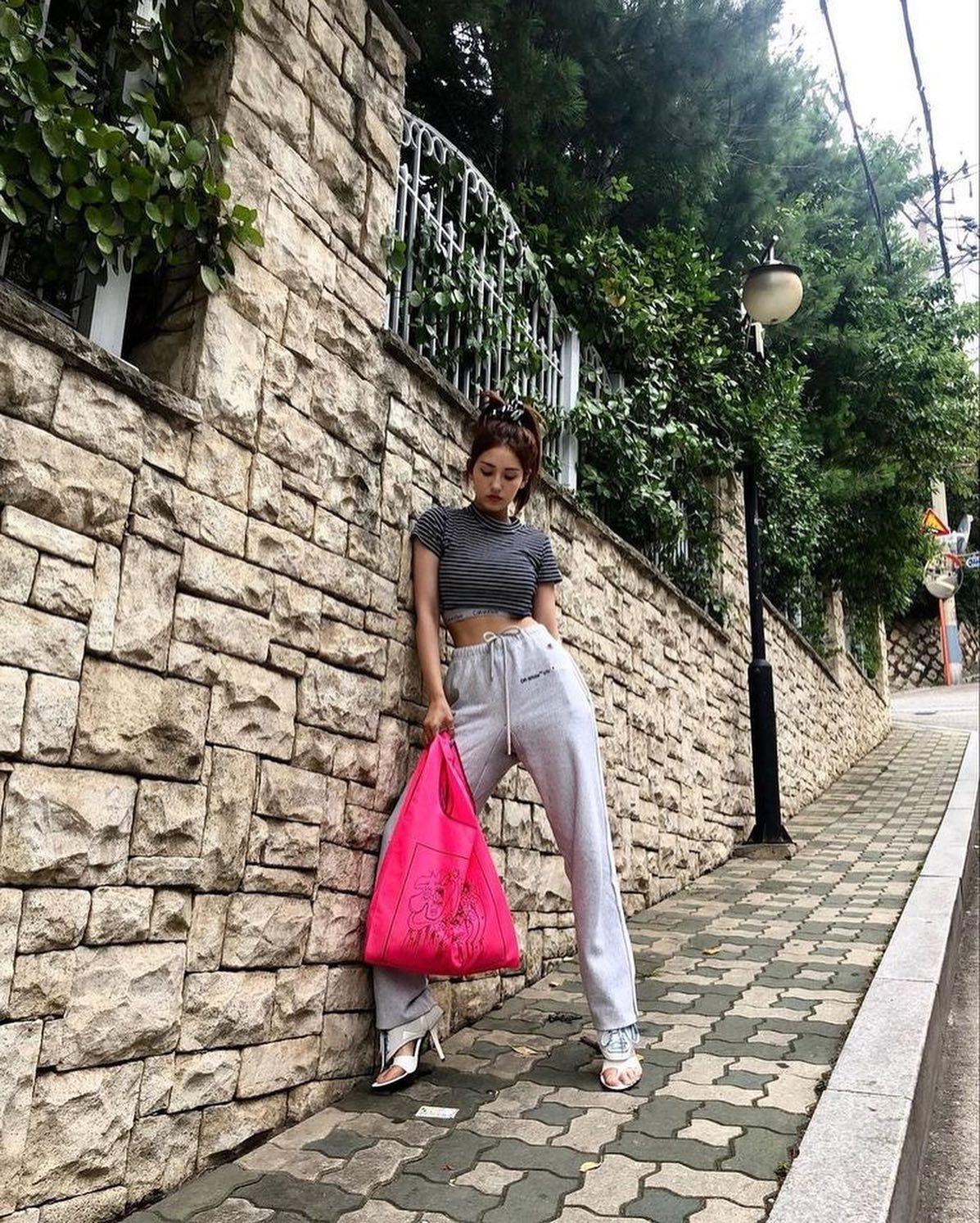 운동 자극제 전소미 한줌허리🐜 이미지2