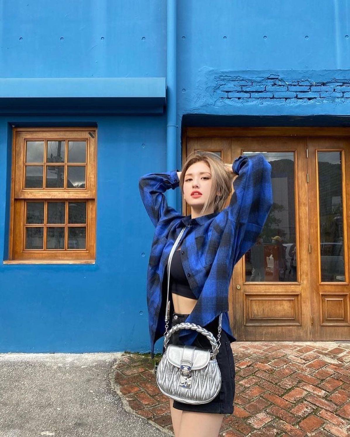 운동 자극제 전소미 한줌허리🐜 이미지6