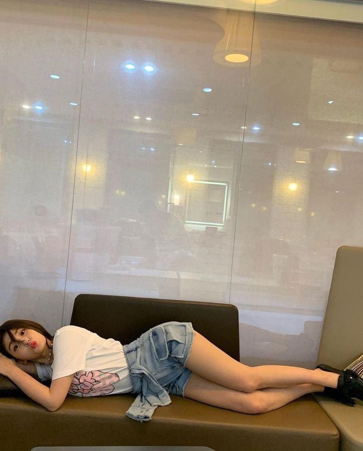 운동 자극제 전소미 한줌허리🐜 이미지7