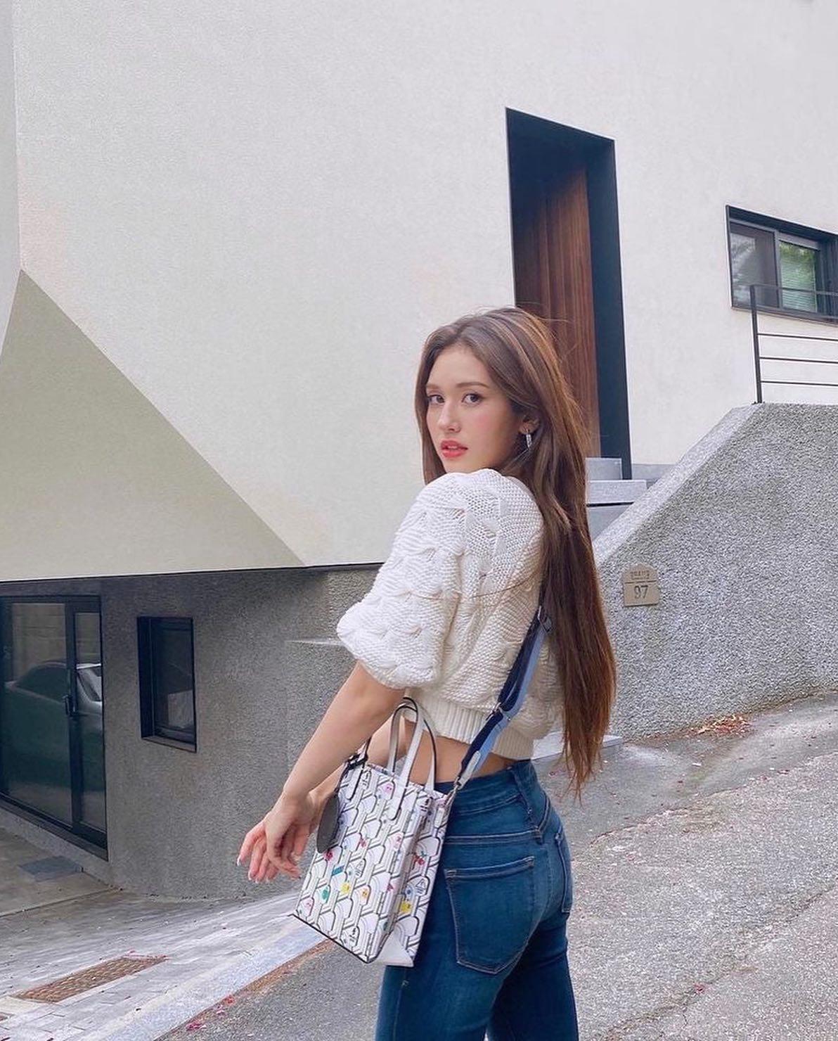 운동 자극제 전소미 한줌허리🐜 이미지8