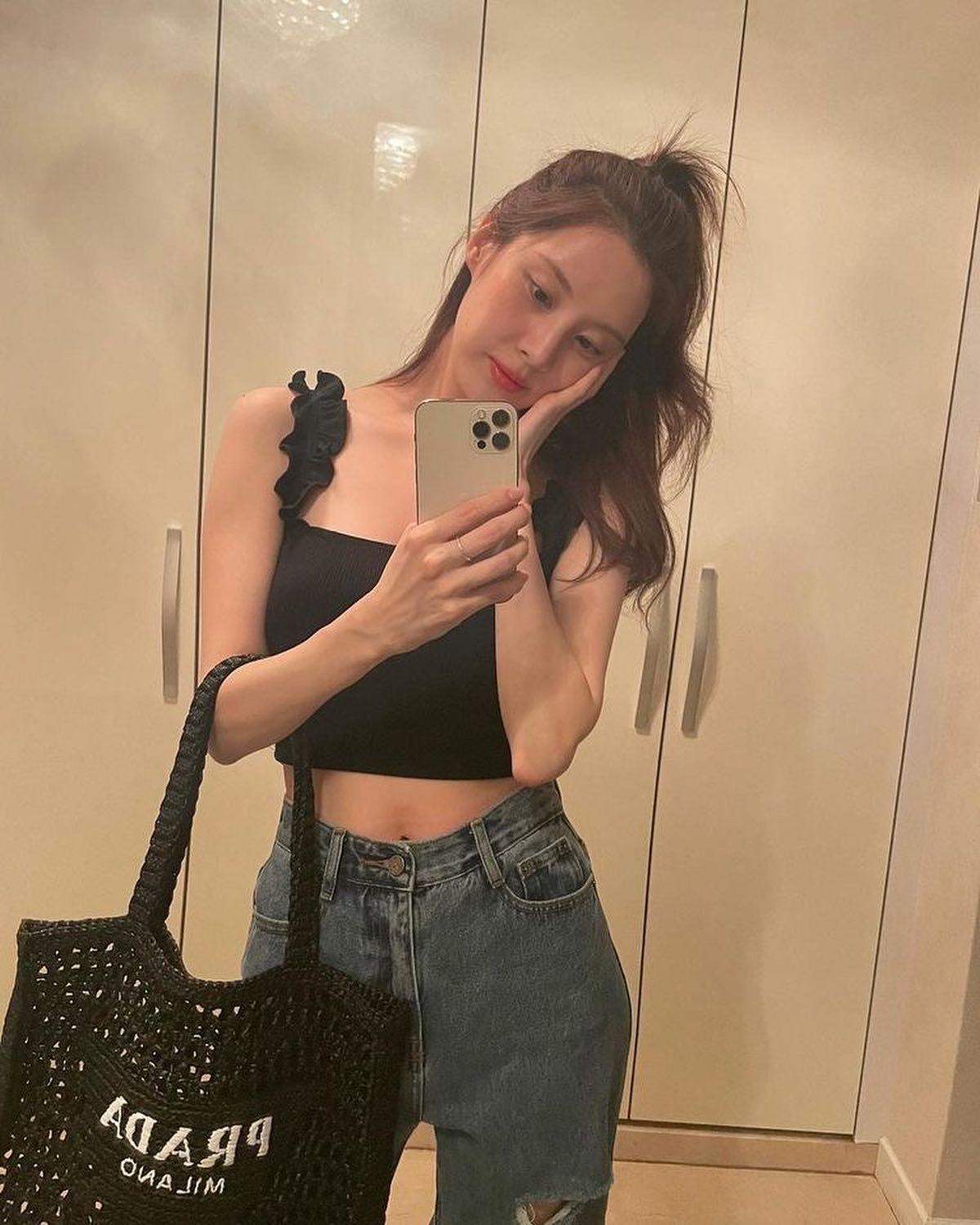 마르지 않는 서현의 청순미🍀🖤 이미지