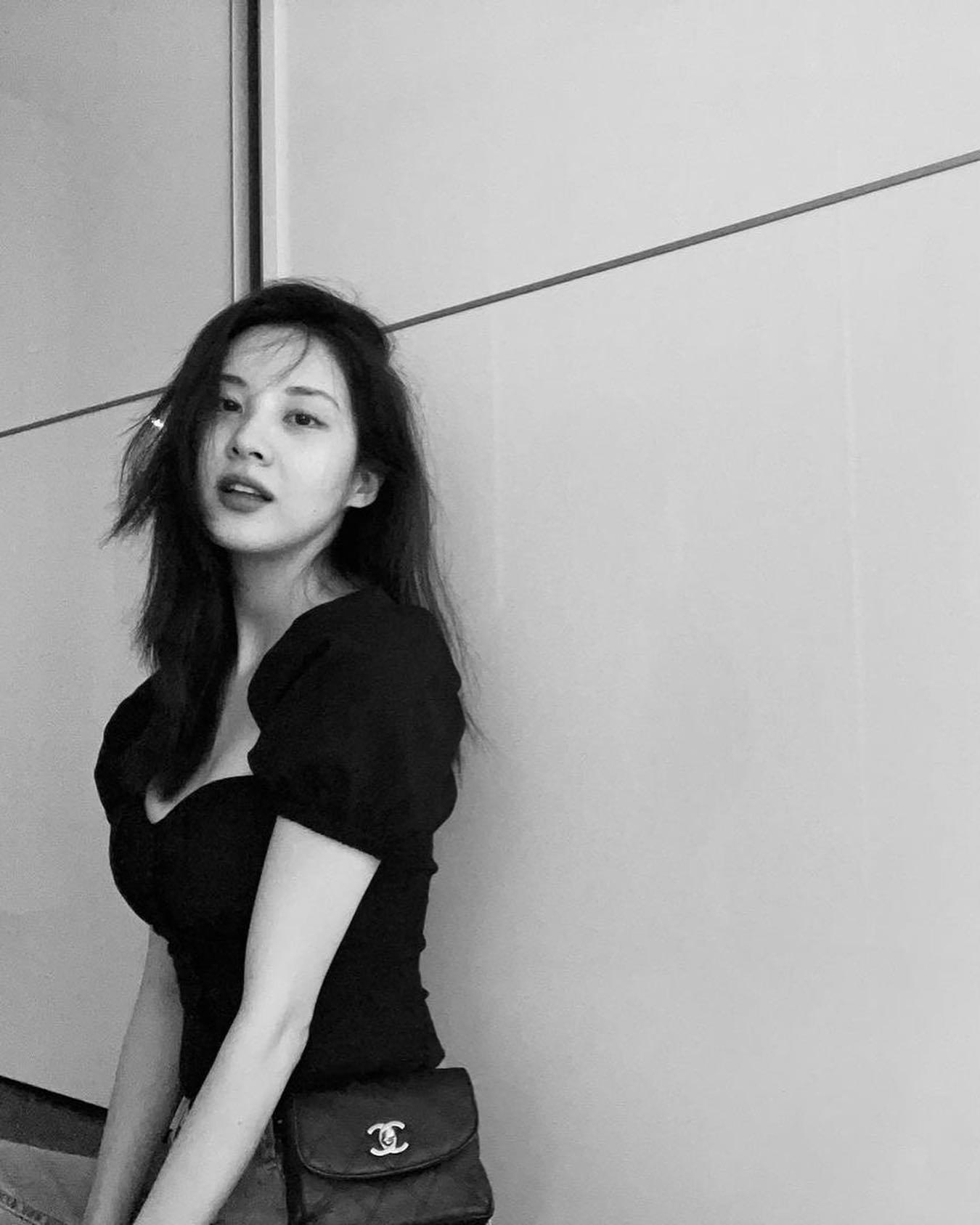 마르지 않는 서현의 청순미🍀🖤 이미지4