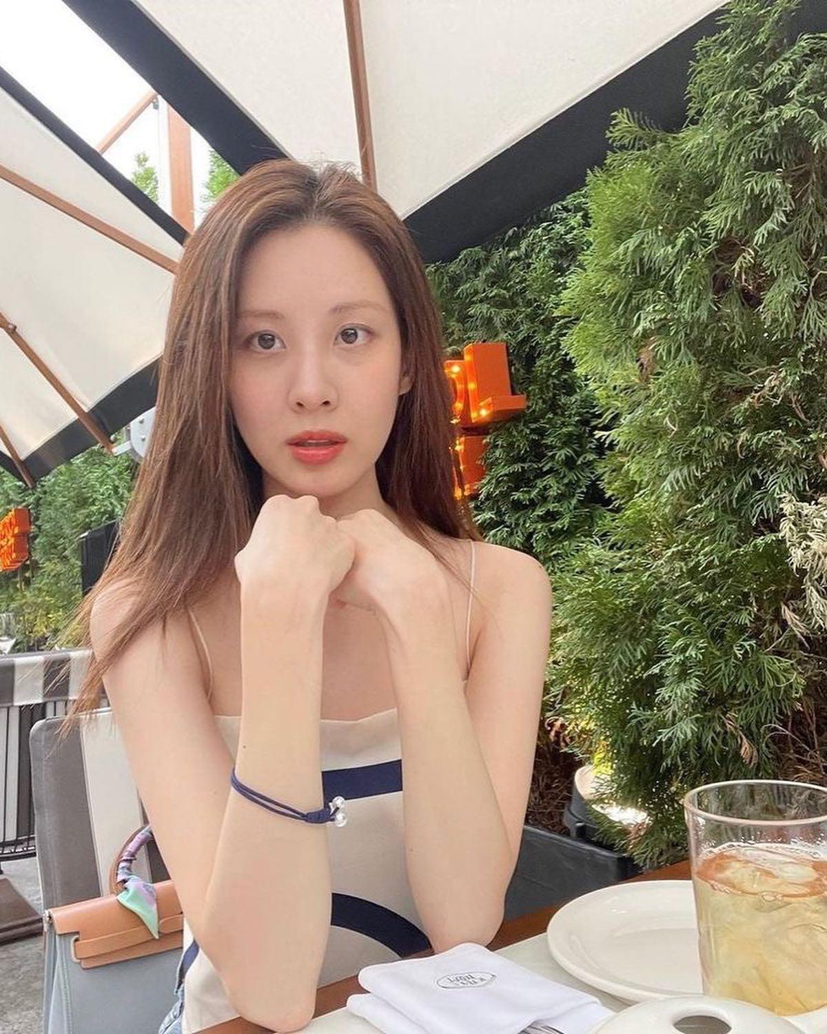 마르지 않는 서현의 청순미🍀🖤 이미지6