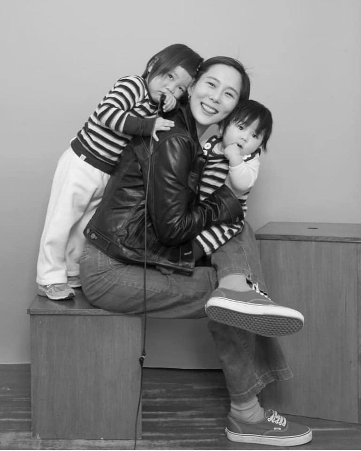 가족사진도 느낌있게📸🖤🤍 이미지2