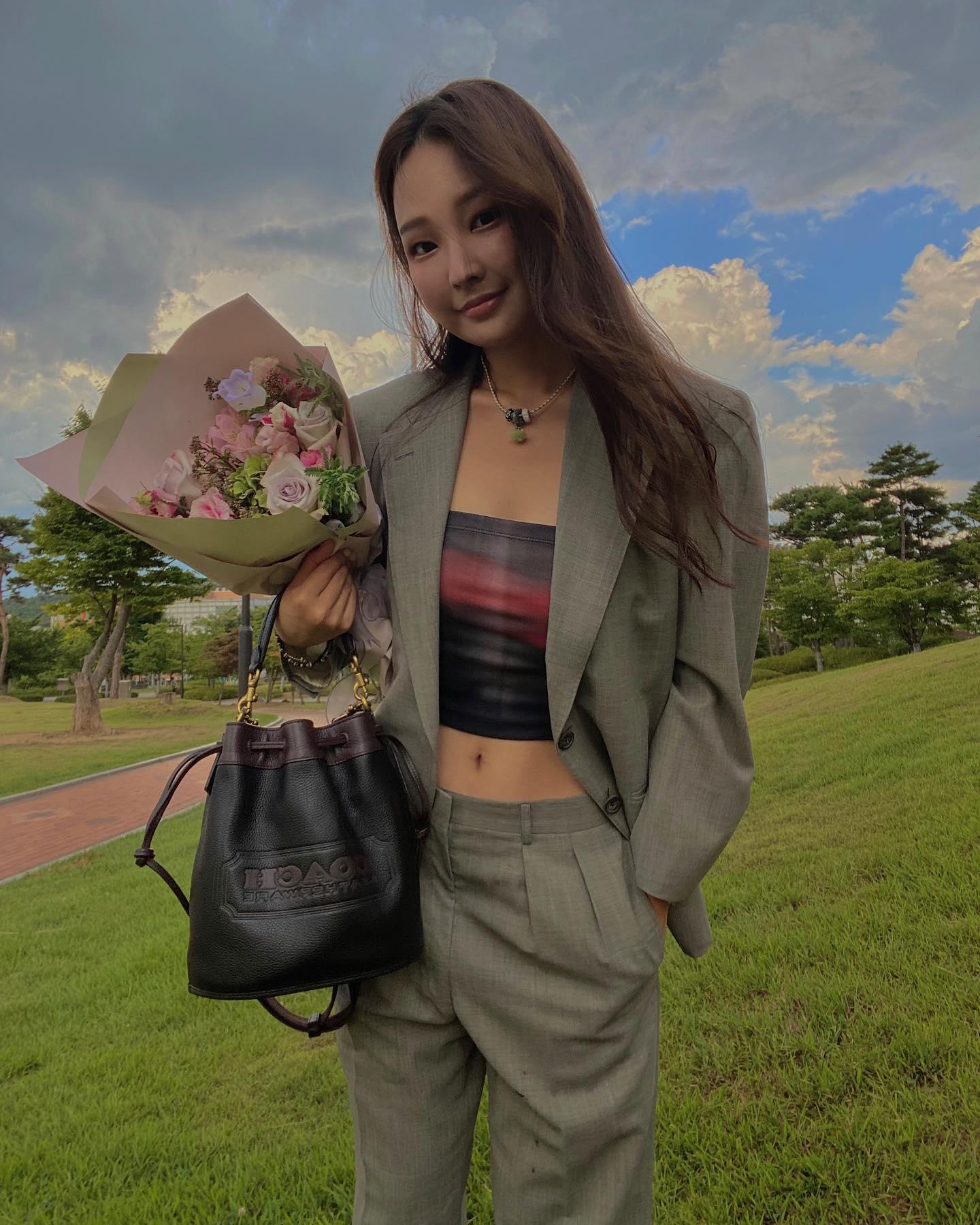 가을 준비🖤🤎코치 버킷백 코디
데일리 캐주얼/포멀룩에 예쁜🧺코치 필드 토트백 #광고 #코치 이미지3