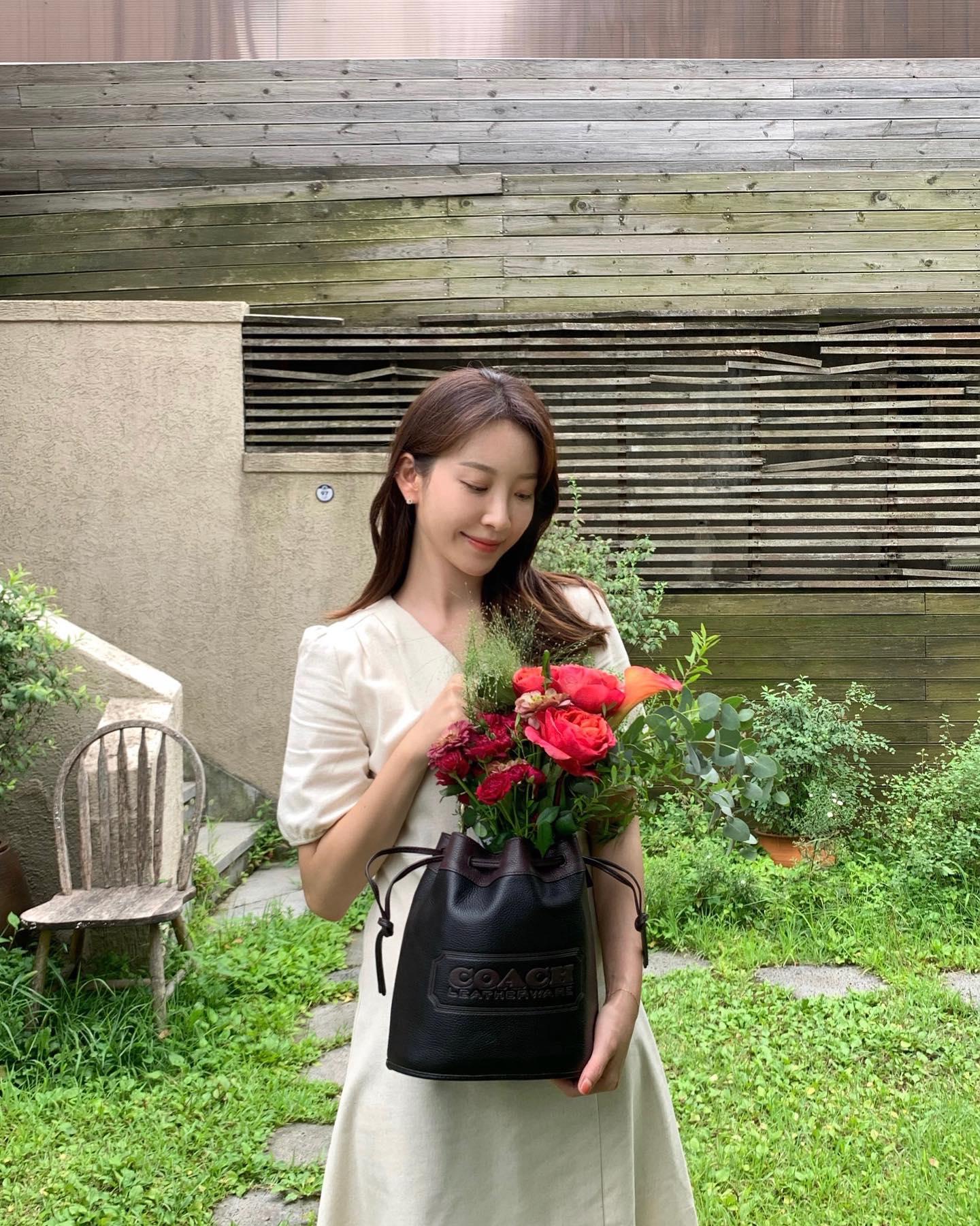 가을 준비🖤🤎코치 버킷백 코디
데일리 캐주얼/포멀룩에 예쁜🧺코치 필드 토트백 #광고 #코치 이미지5