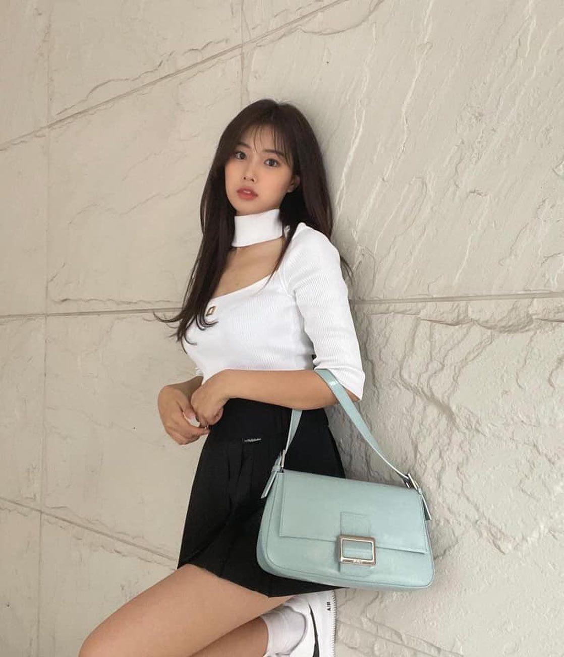 흰색은 강혜원처럼🤍😍 이미지1