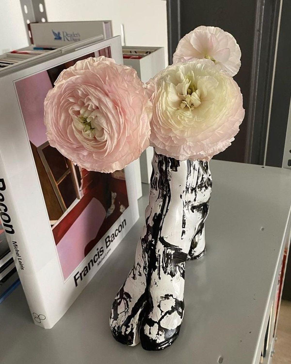 신다가도 꽃에게 양보하세요🐷💐 이미지2