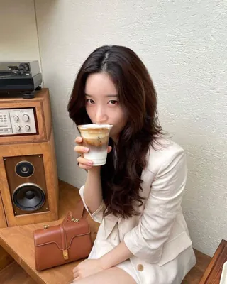 정채연의 화사한 첫사랑 무드💛🤍 이미지