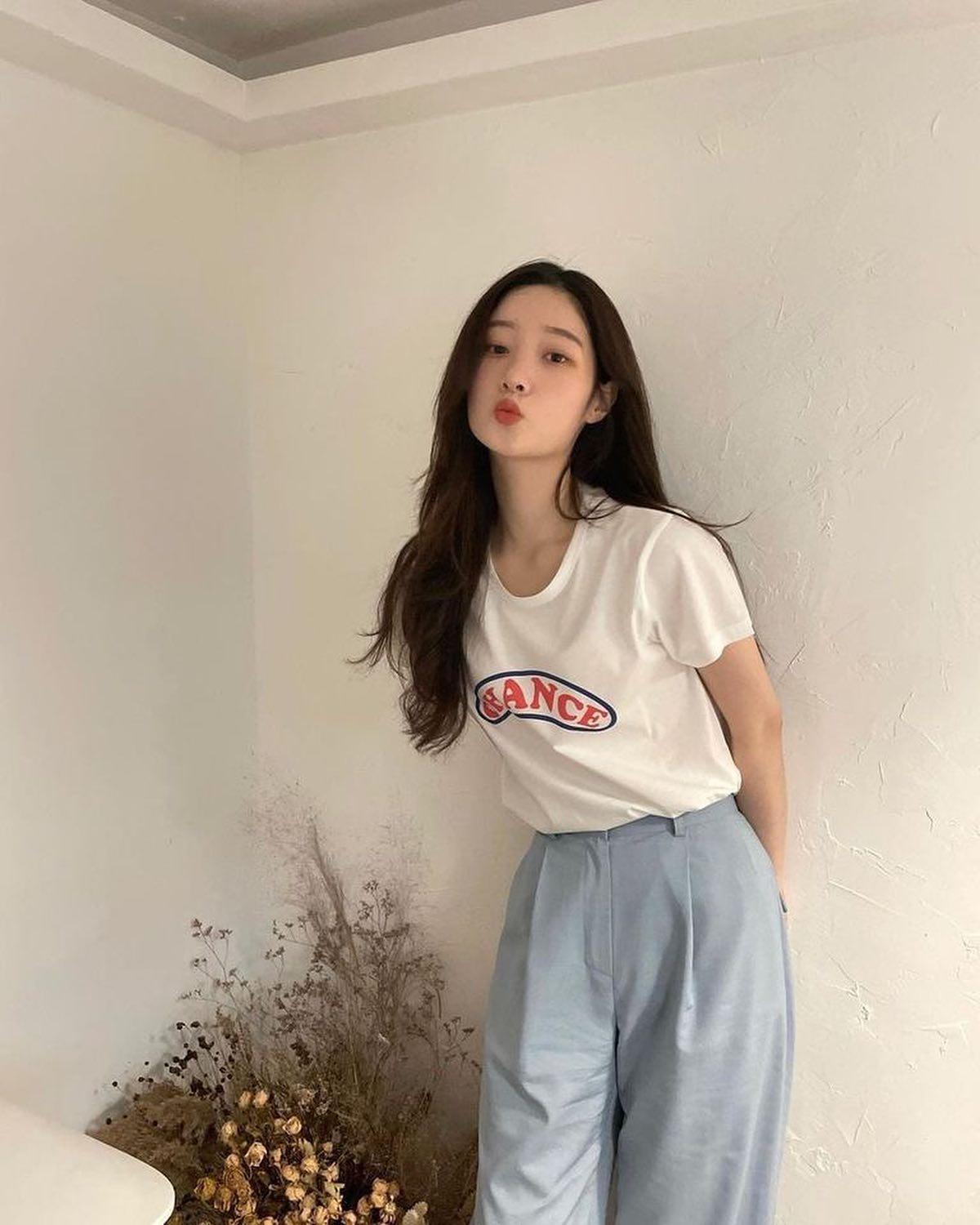 정채연의 화사한 첫사랑 무드💛🤍 이미지6