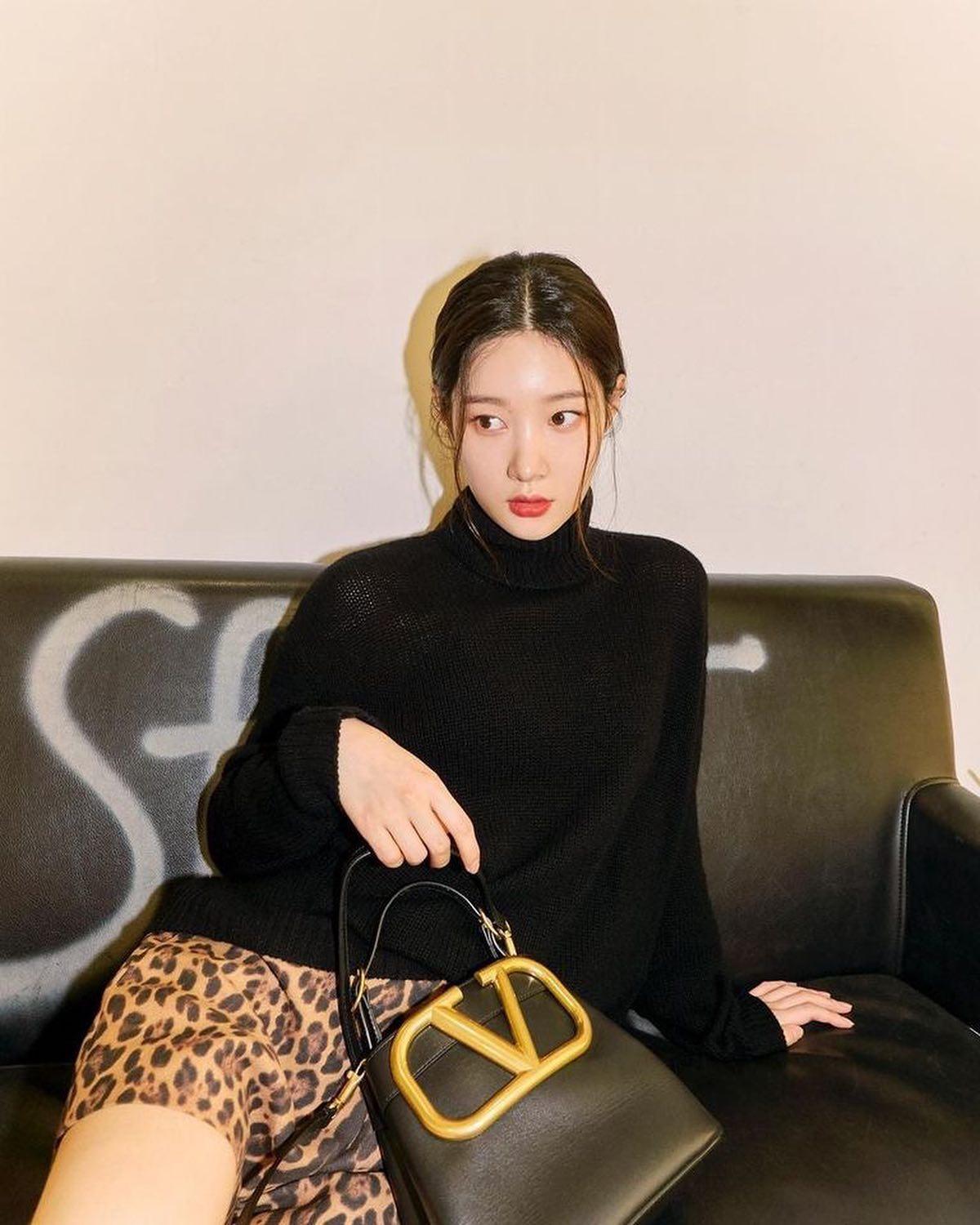 정채연의 화사한 첫사랑 무드💛🤍 이미지10