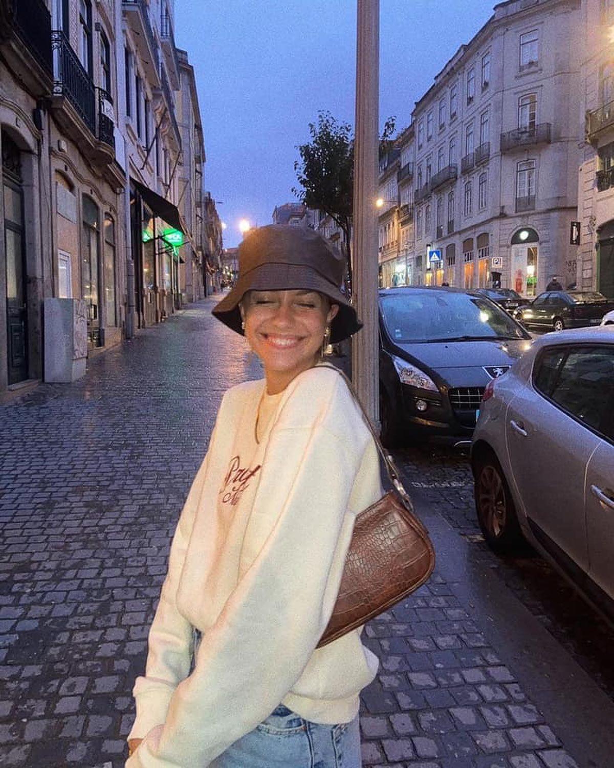 헐랭이 맨투맨 코디💙🧡💛 이미지7