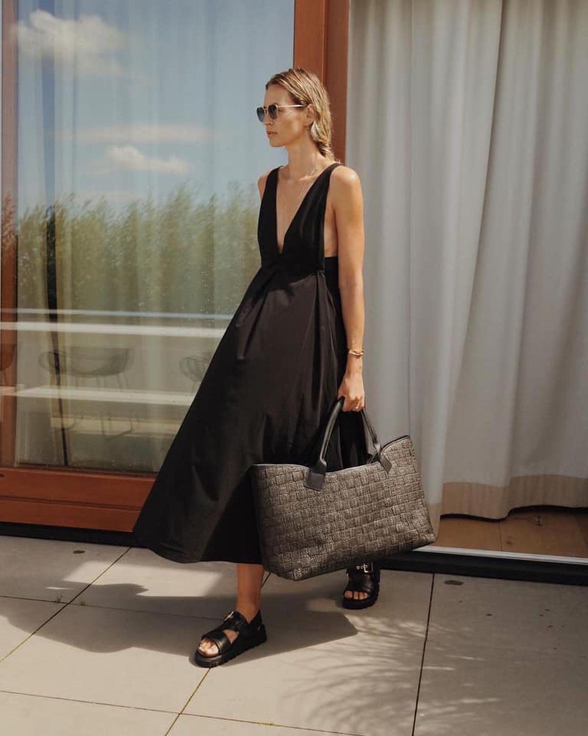 블랙 원피스의 아우라👀🖤 이미지5