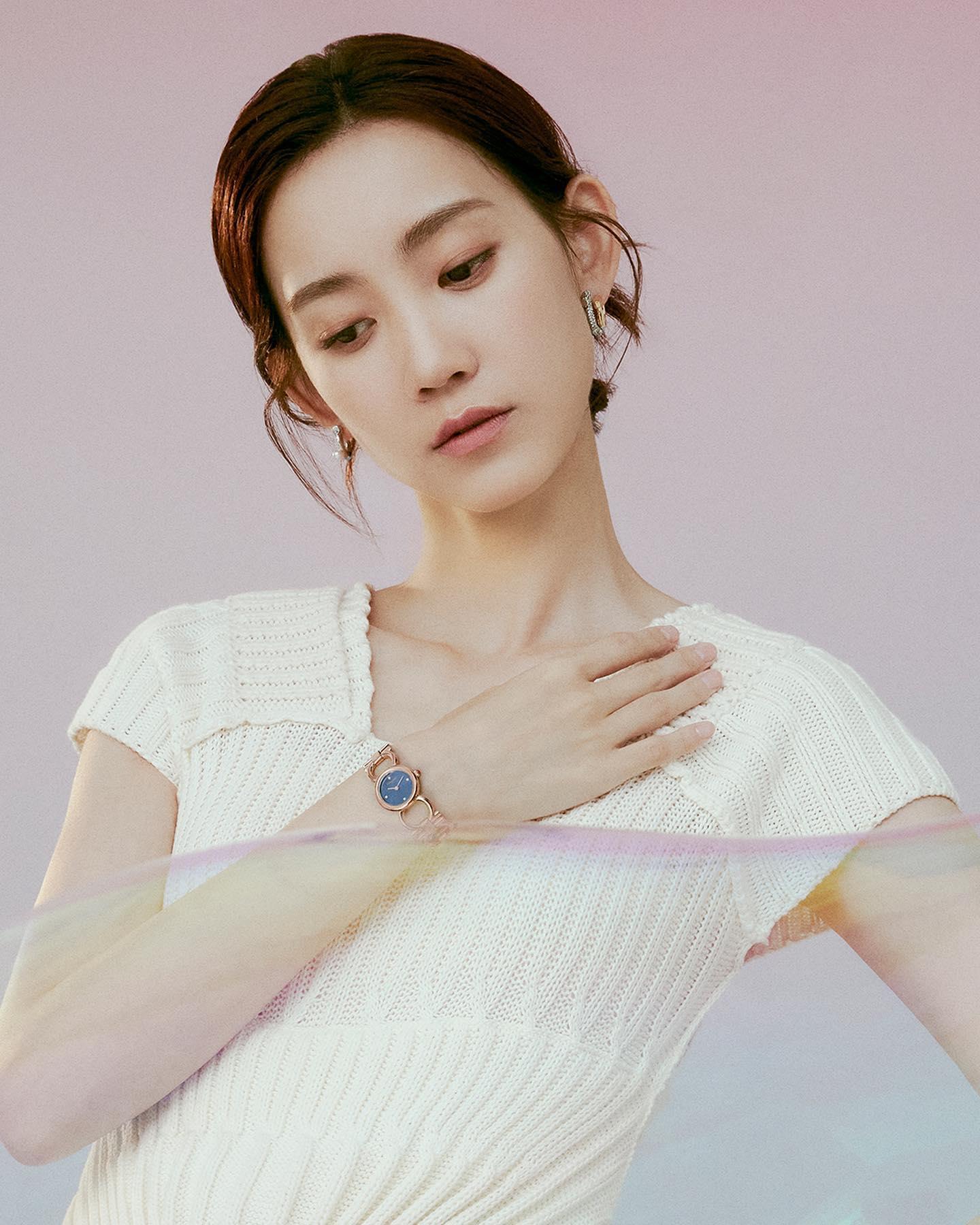 슬의생 겨울쌤🍁🖤분위기 봐봐
페라가모 타임피스 x 신현빈 가을워치⏱🤎 #광고 이미지8