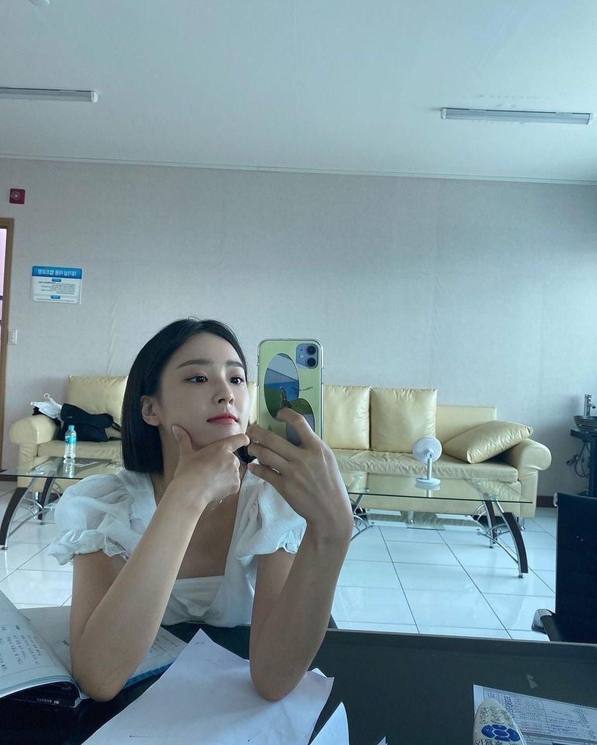 최예빈의 시원시원 코디센스🥰💙 이미지6