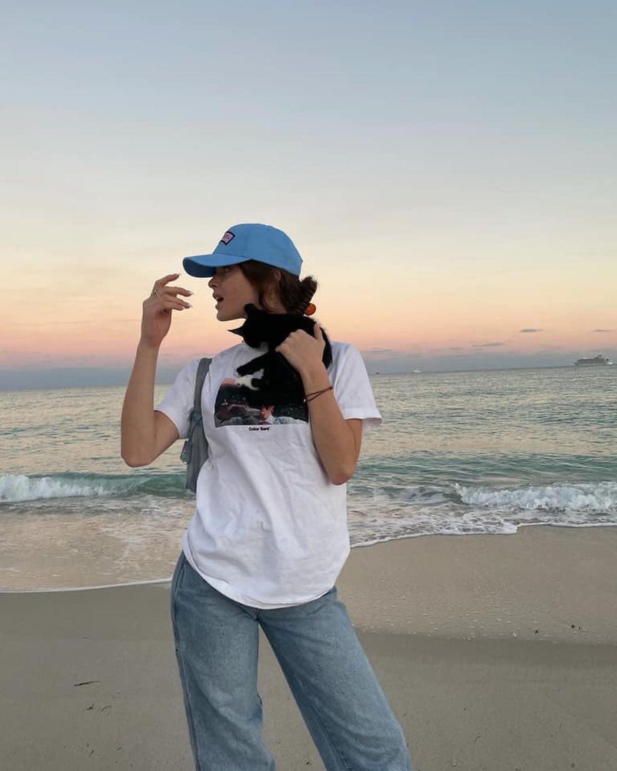 깔끔한 티셔츠 한장👚🤍 이미지5