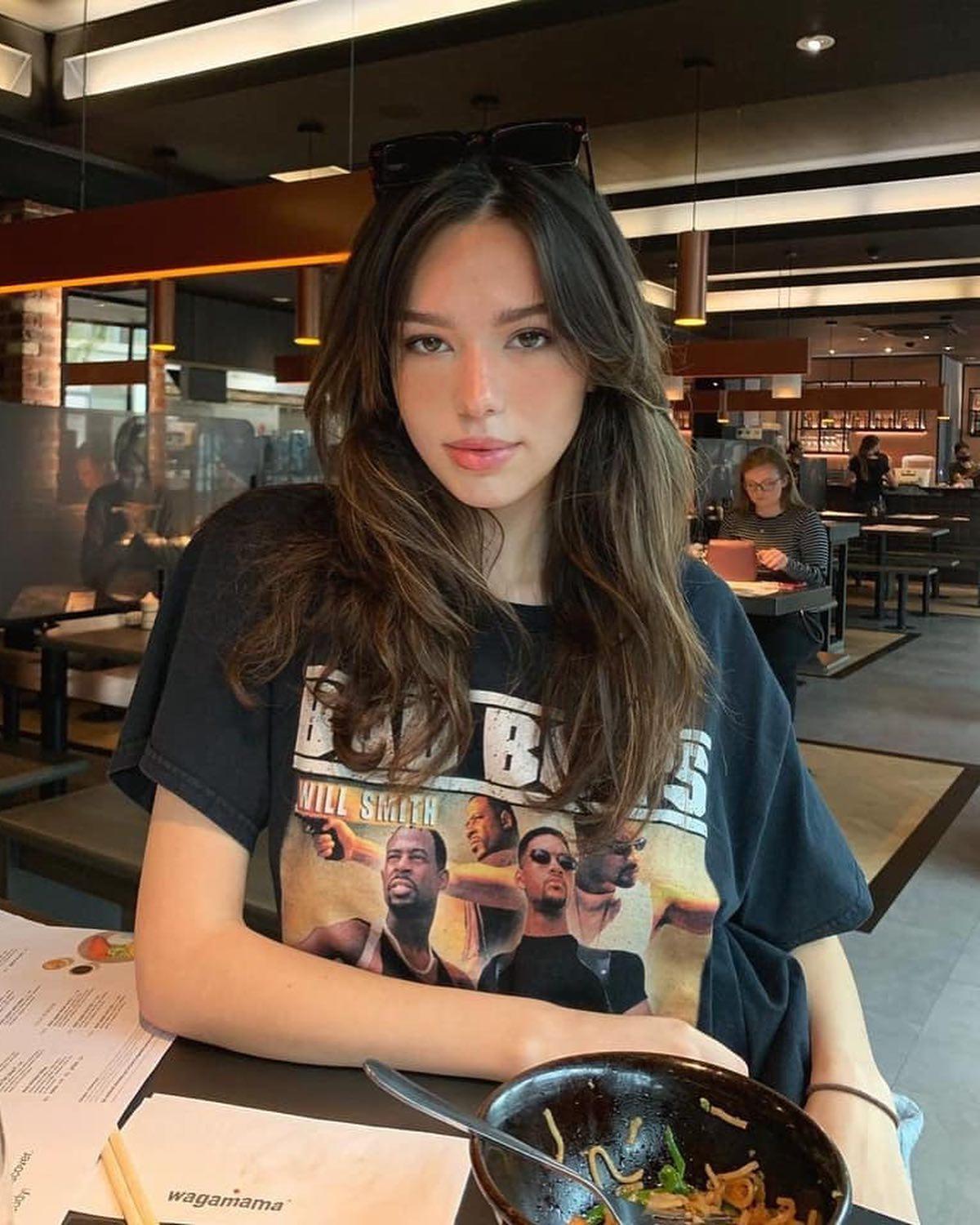 깔끔한 티셔츠 한장👚🤍 이미지7