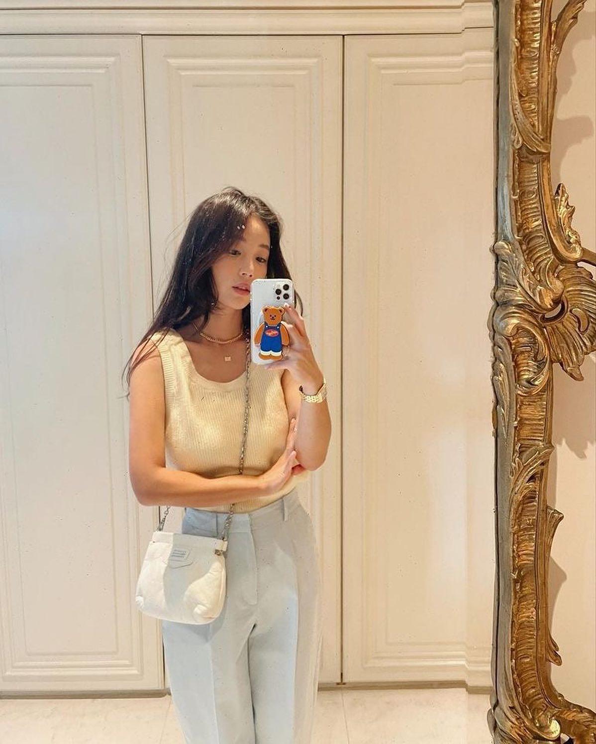 눈길 사로잡는 기은세 아이템들🖤 이미지7