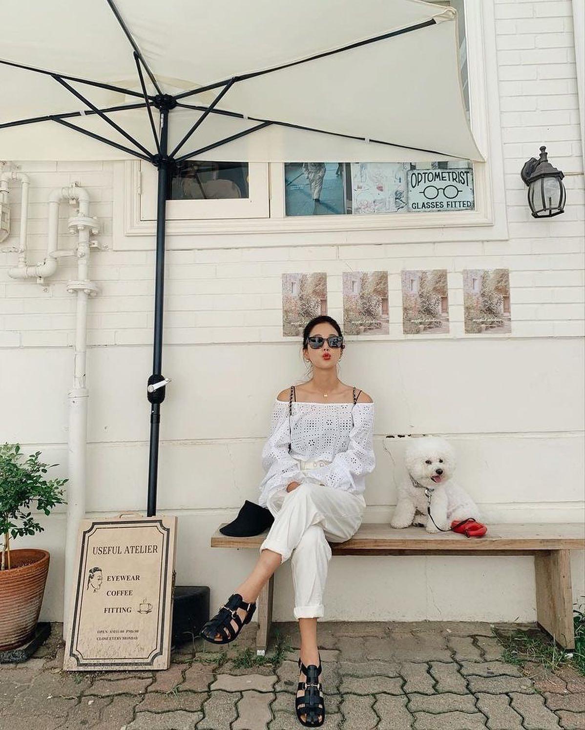 눈길 사로잡는 기은세 아이템들🖤 이미지8