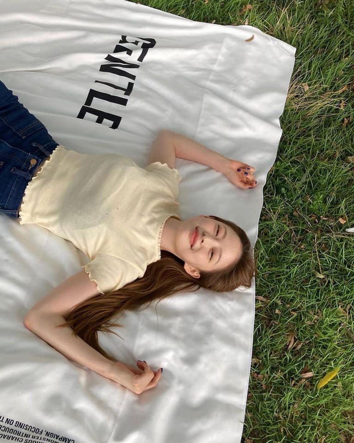 흰티에 청바지 입기🥛👖 이미지6