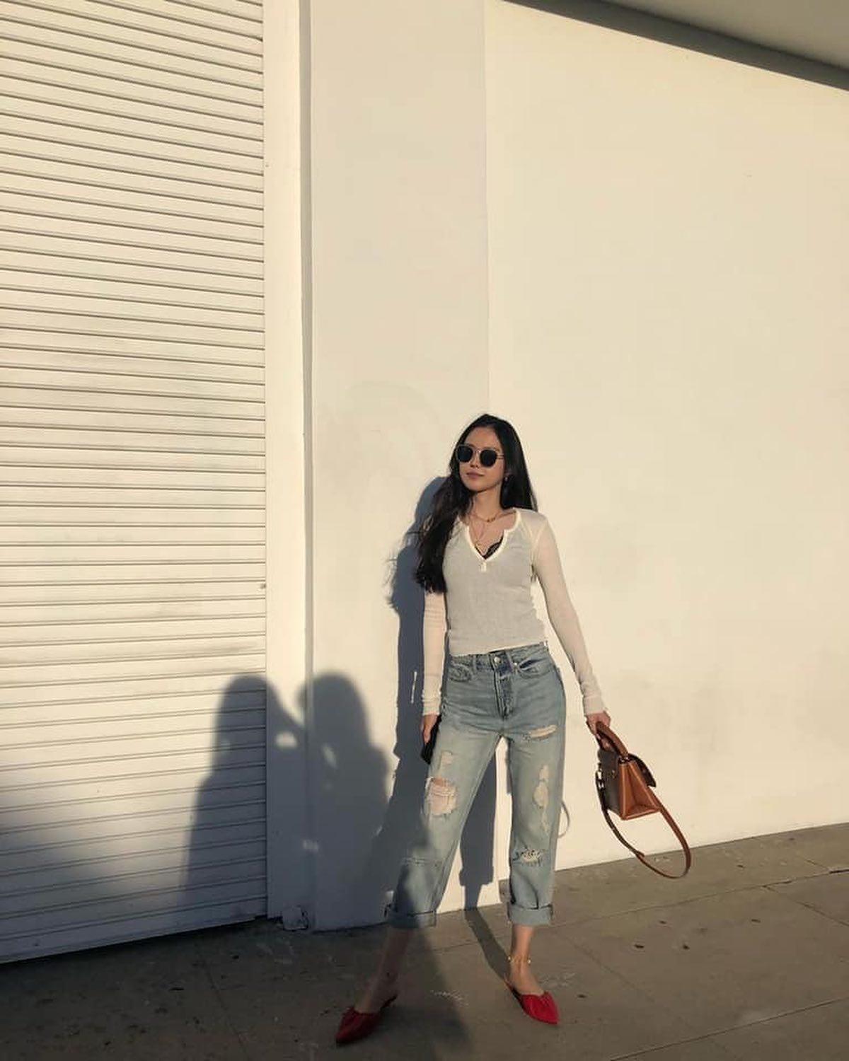 흰티에 청바지 입기🥛👖 이미지