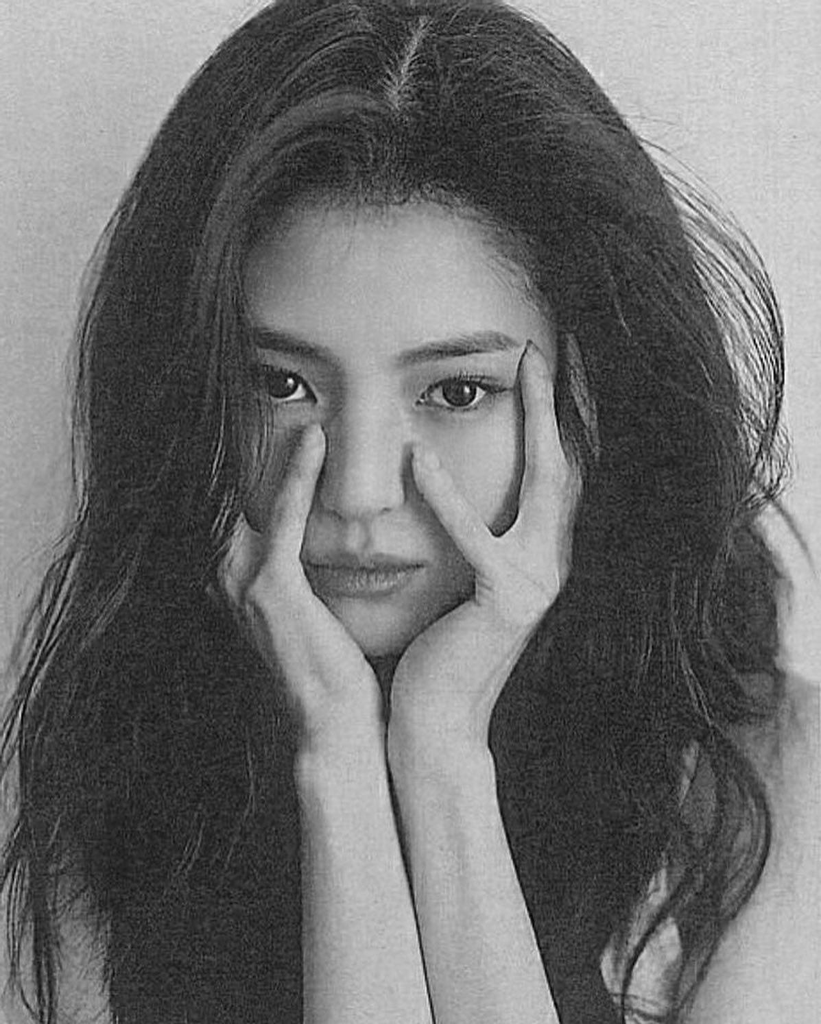 알고있지만 계속 이쁜 한소희🤭💖 이미지4