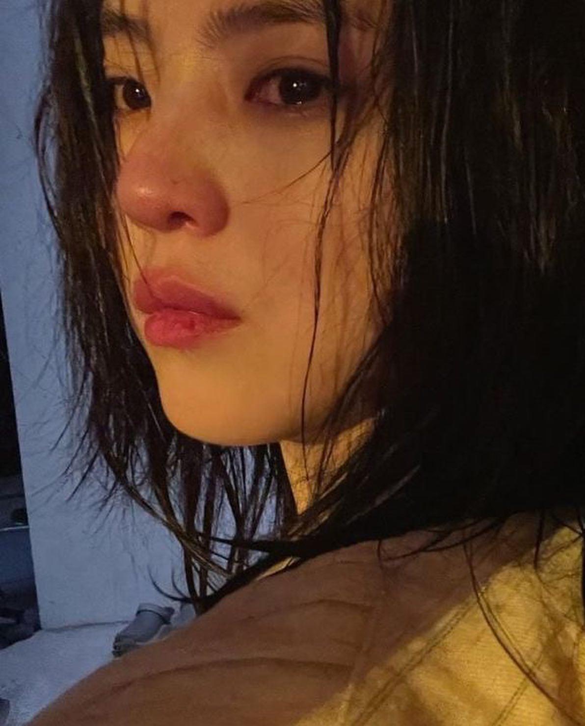 알고있지만 계속 이쁜 한소희🤭💖 이미지8