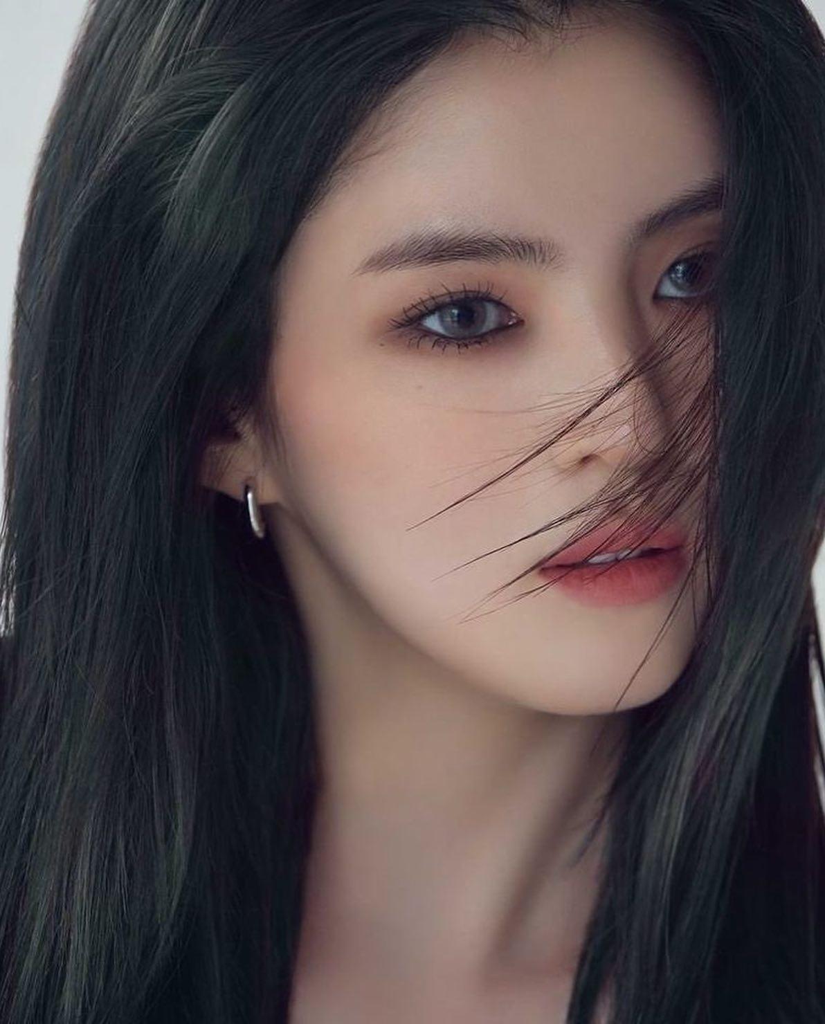 알고있지만 계속 이쁜 한소희🤭💖 이미지10