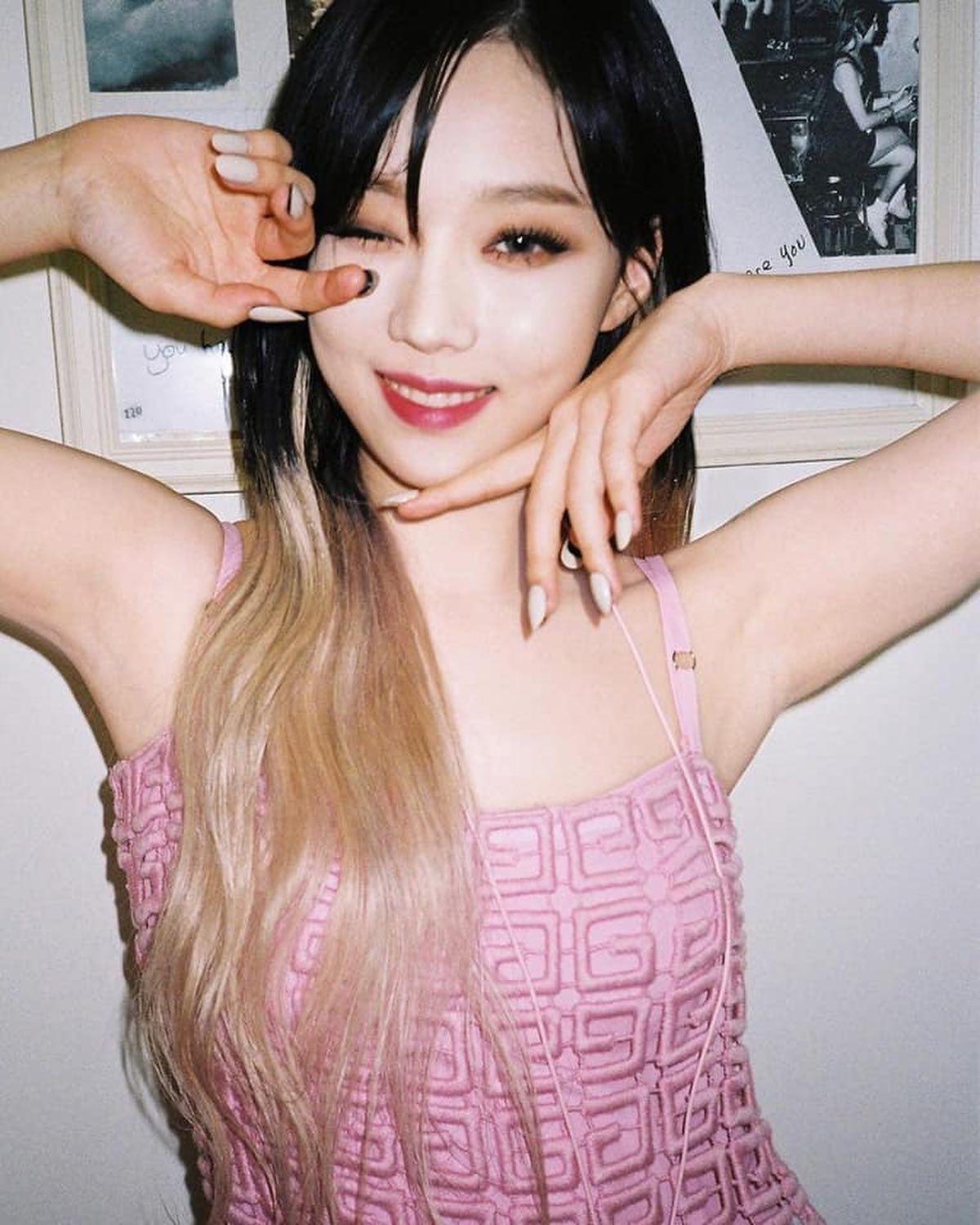 비주얼 맛집 에스파 @윈터❄️💛 이미지4