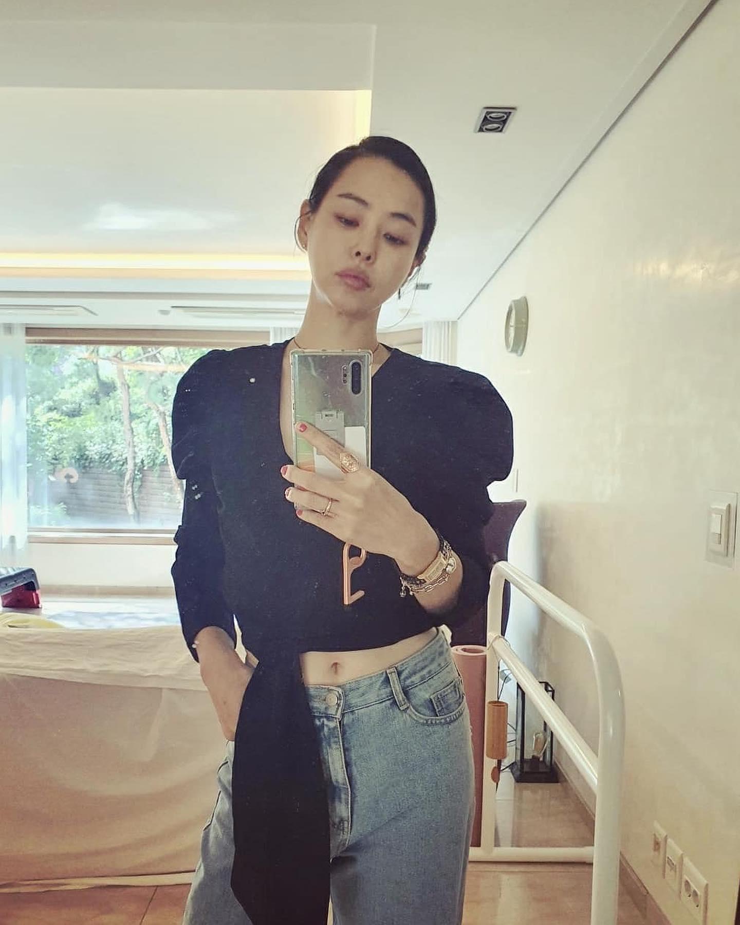 캐주얼도 럭셔리 만드는 이하늬💛 이미지5