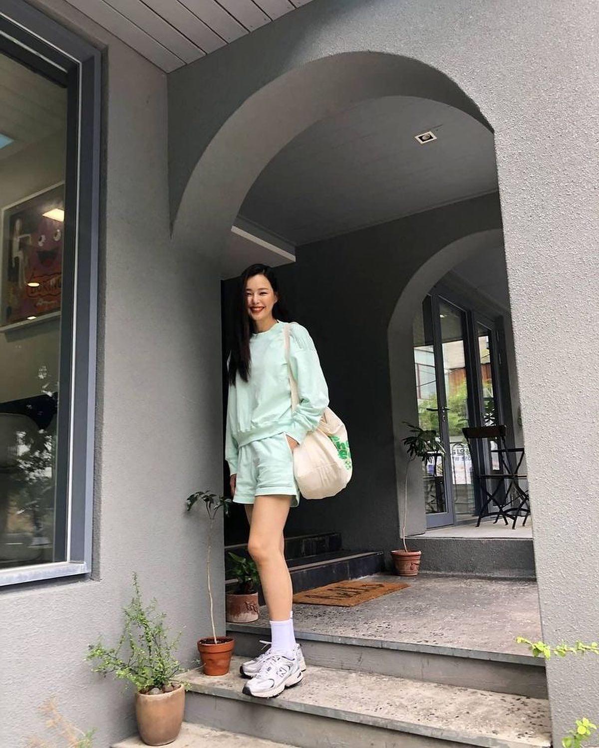 캐주얼도 럭셔리 만드는 이하늬💛 이미지9