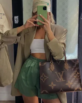 아우터에 브라탑🤭 분위기💚🖤 이미지