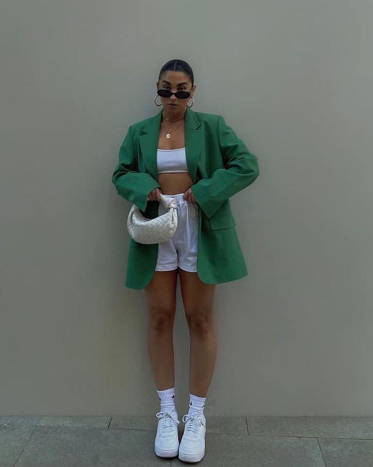 아우터에 브라탑🤭 분위기💚🖤 이미지3