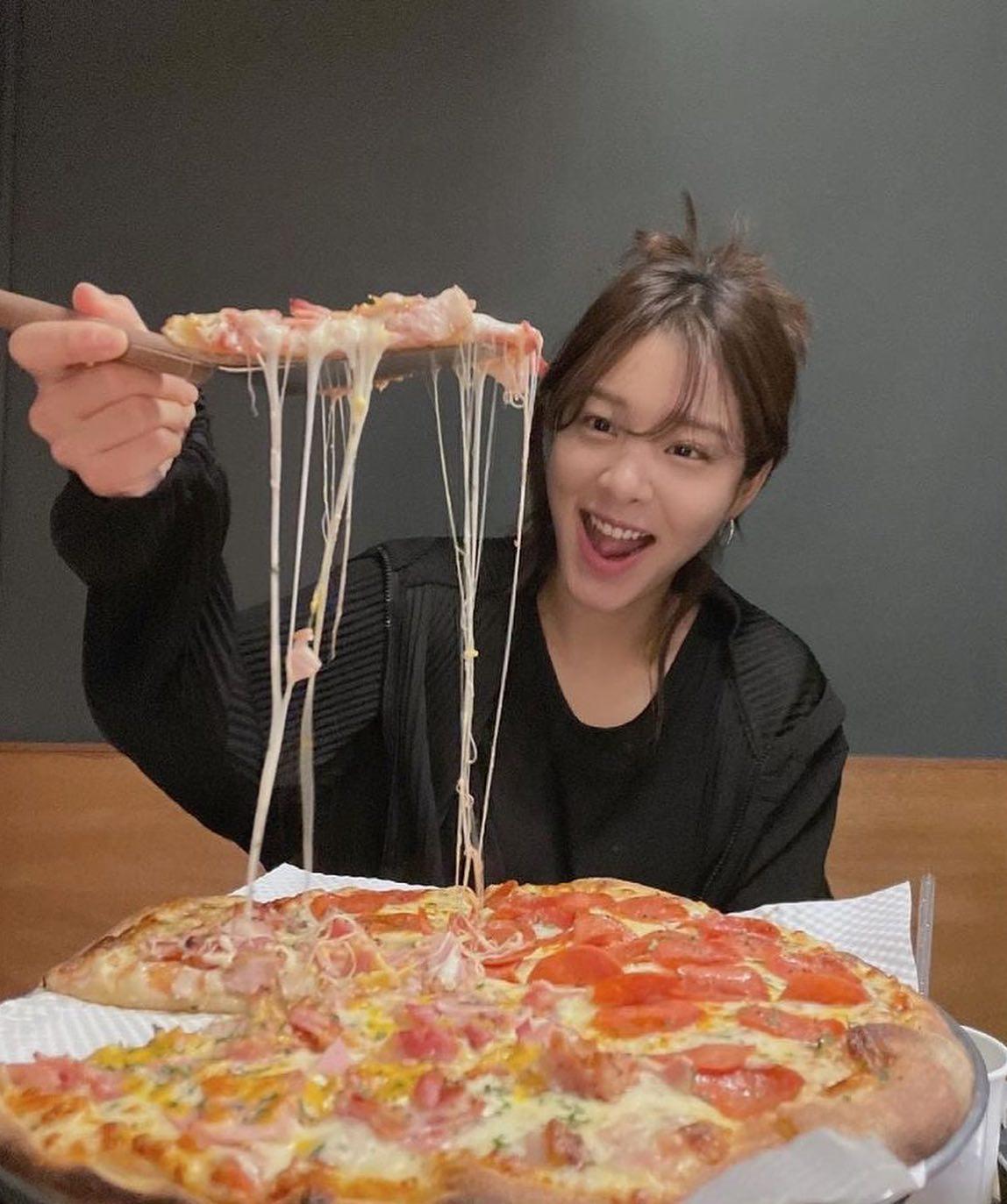 비타민 같은 설인아 데일리🌸🖤 이미지3