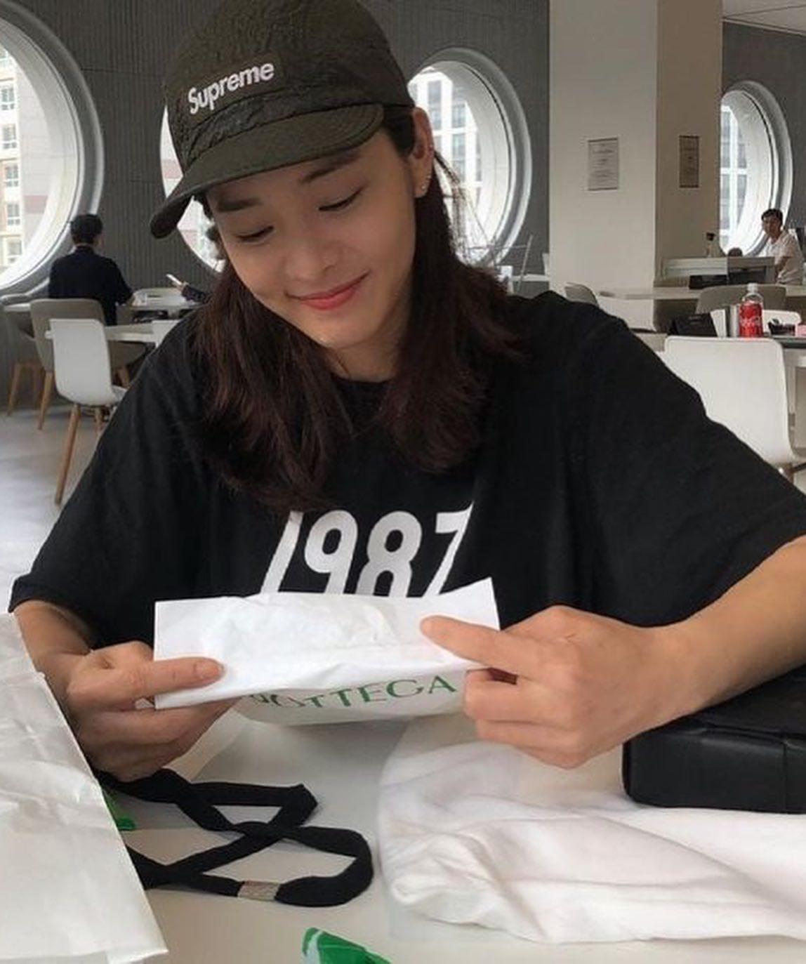 비타민 같은 설인아 데일리🌸🖤 이미지5