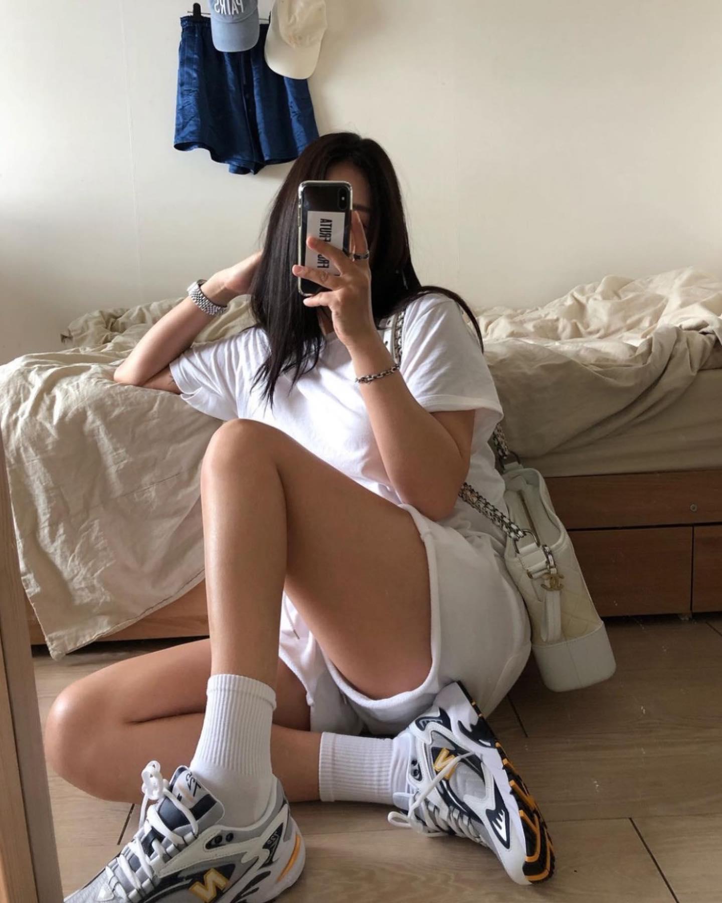 가을 러닝룩💙🤍뉴발725 활용해 이미지
