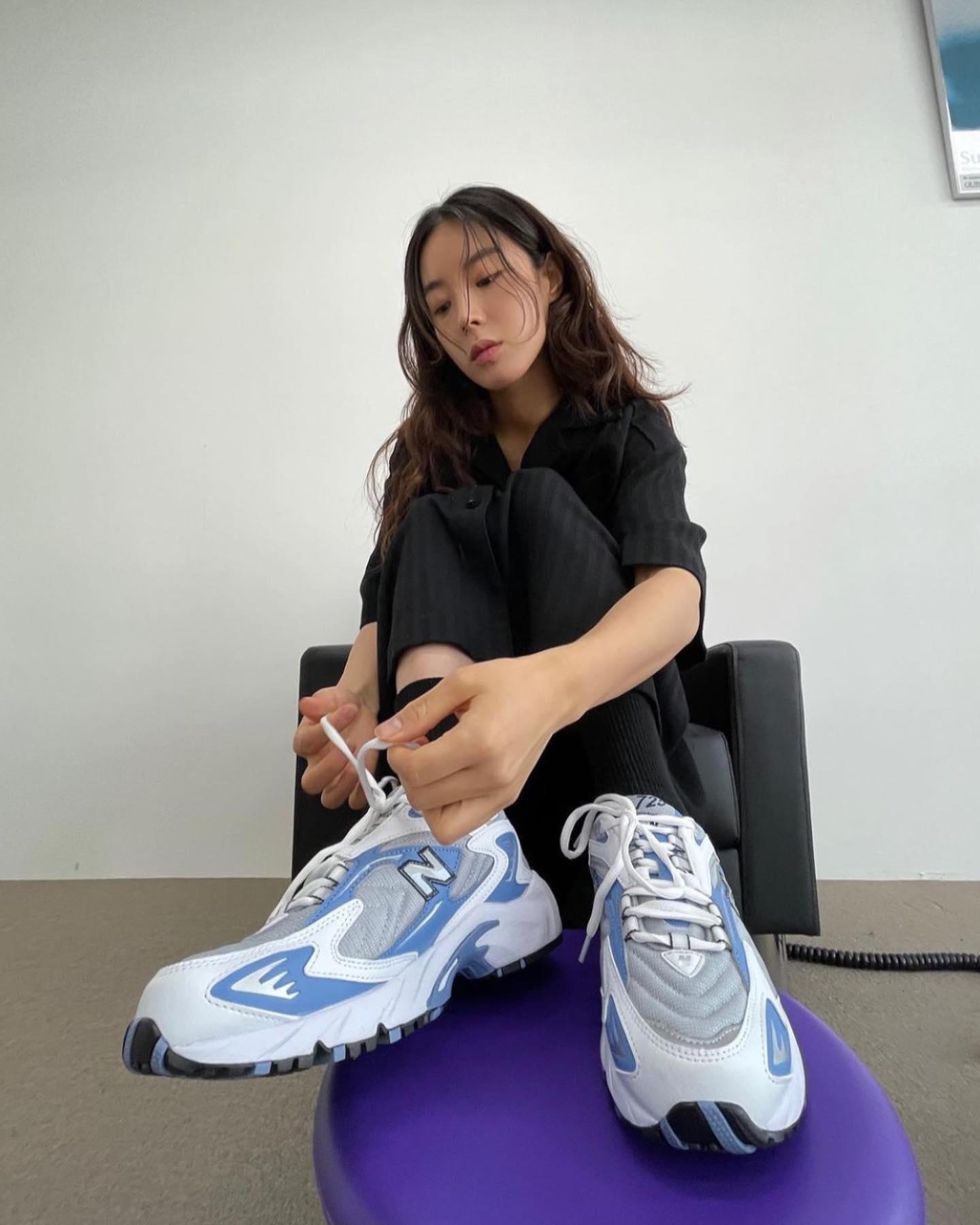 가을 러닝룩💙🤍뉴발725 활용해 이미지2